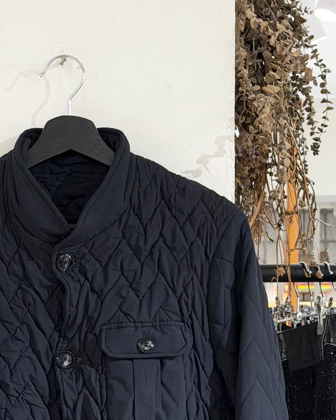 엠포리오 아르마니 네이비 패디드 퀄팅 버튼 자켓 상품이미지3