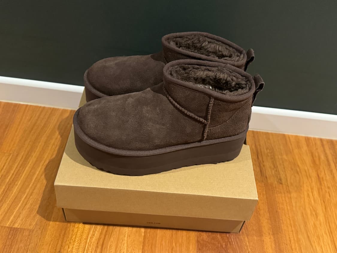 어그 클래식 울트라 미니 플랫폼 부츠 번트 시더 상품이미지1