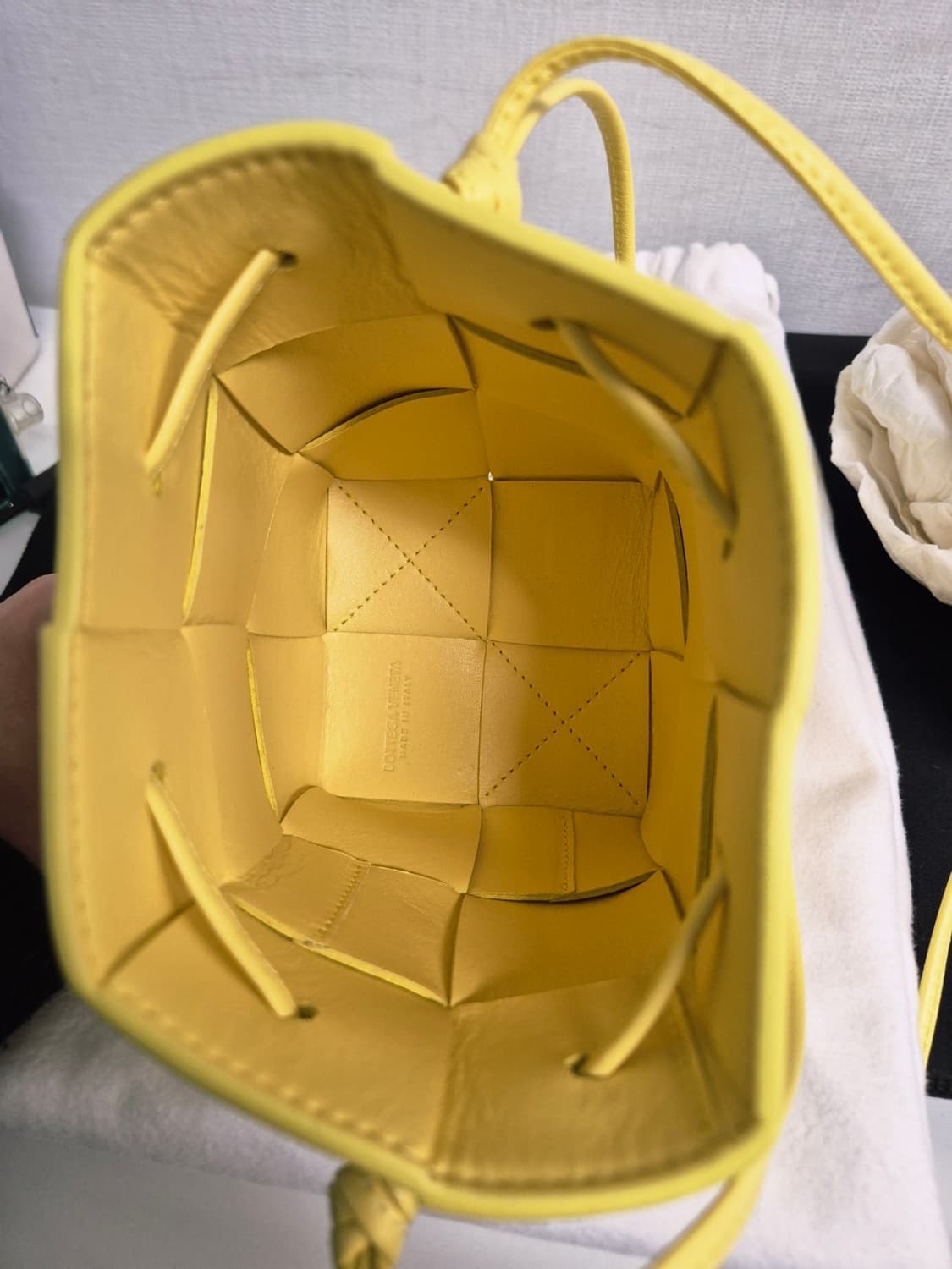 (새상품급)보테가베네타 카세트 버킷백 상품이미지6