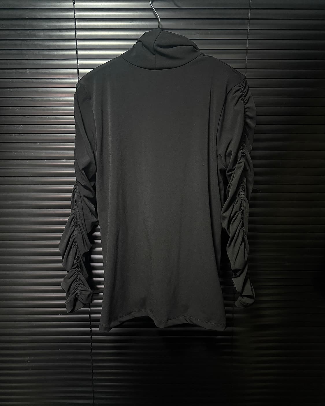 이상봉 컬렉션 셔링 주름 목티 목폴라 고스 펑크 락 블랙 터틀넥 기모 S 상품이미지4