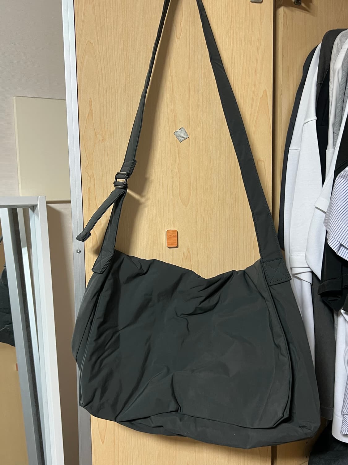 마지언타이틀 포스트백 그레이  상품이미지2