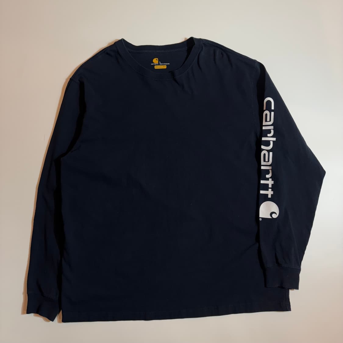 칼하트 슬리브 로고 긴팔 티셔츠 상품이미지1