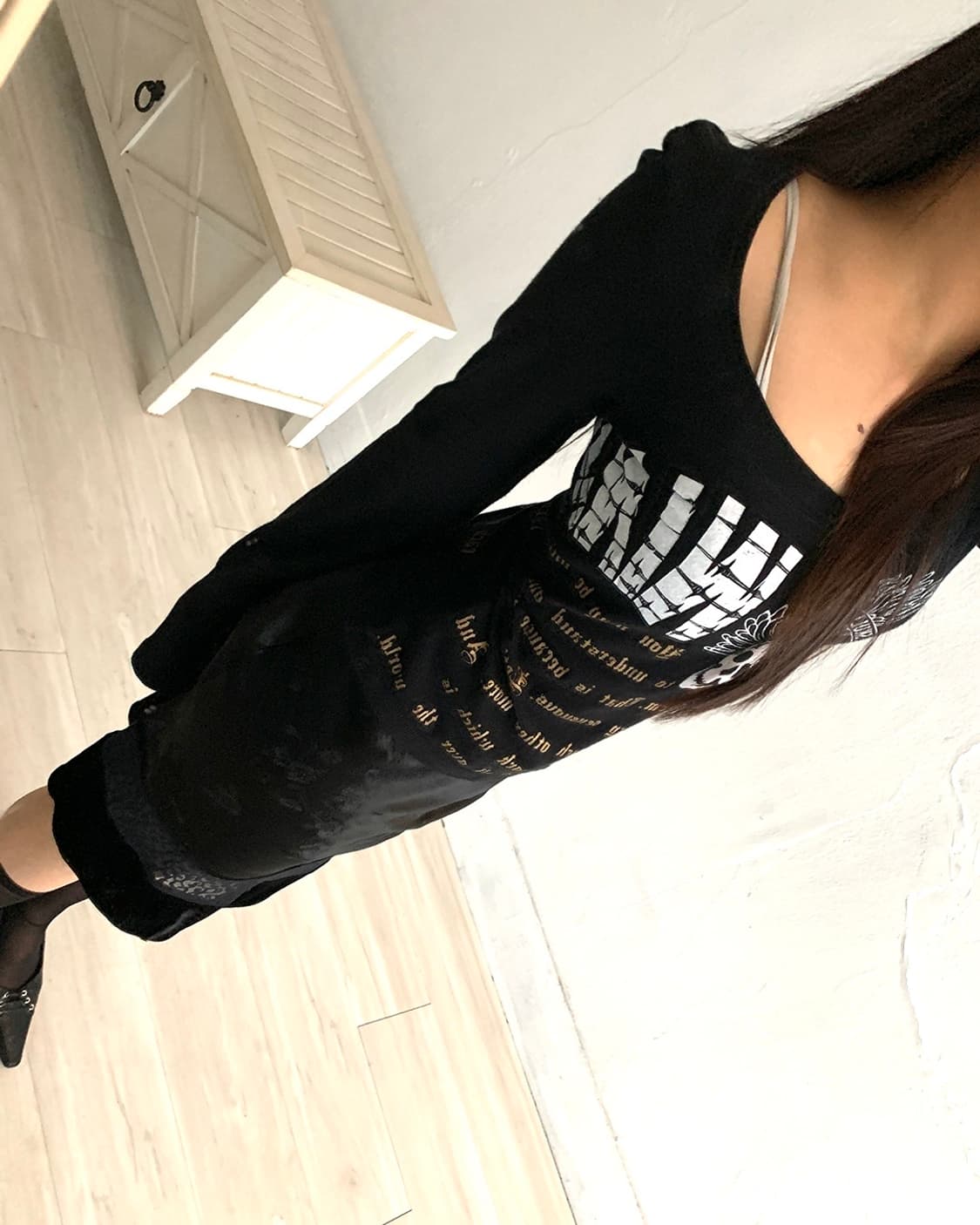 Black oriental print satin midi skirt(새상 상품이미지3