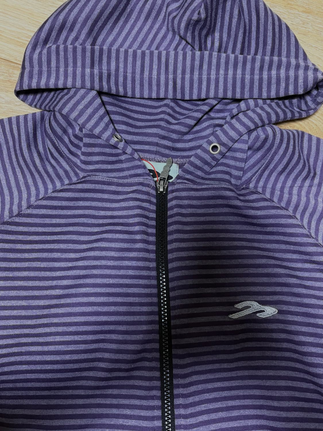 탄산 마그네슘 x 주영 스몰 로고 후드집업 퍼플 상품이미지1