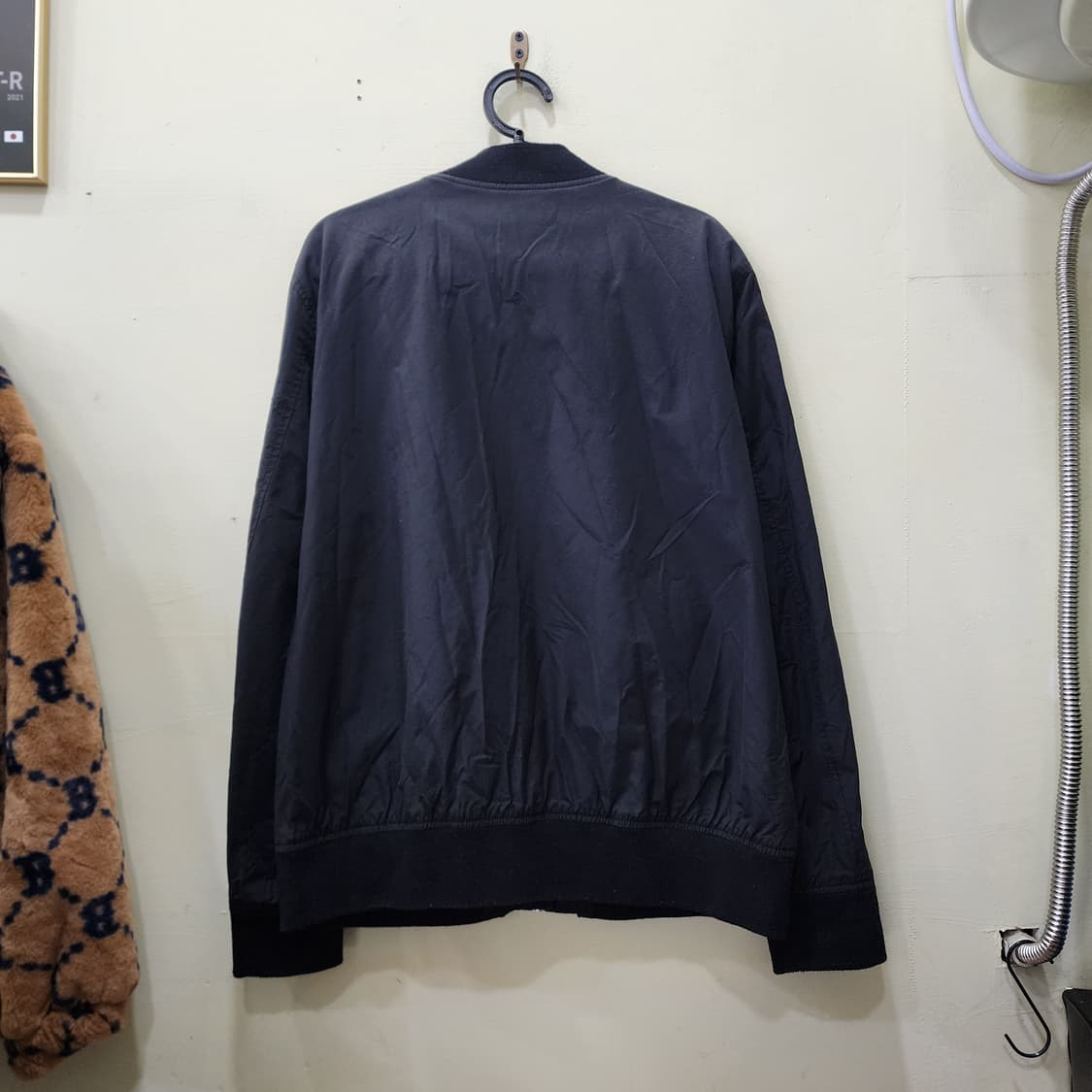 [XL] GUESS 블랙 MA-1 항공점퍼 상품이미지3