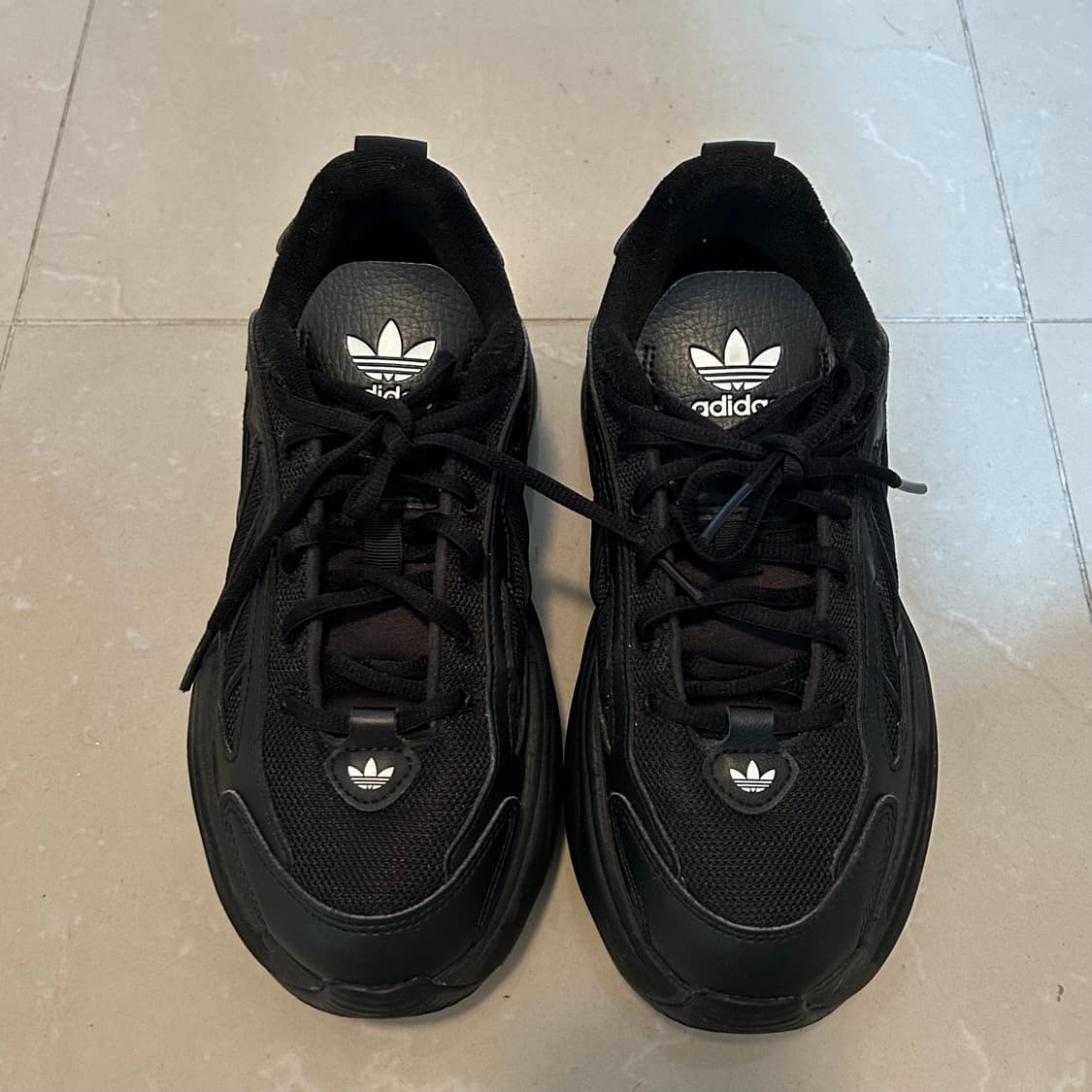 아디다스 오즈가이아 240 상품이미지1