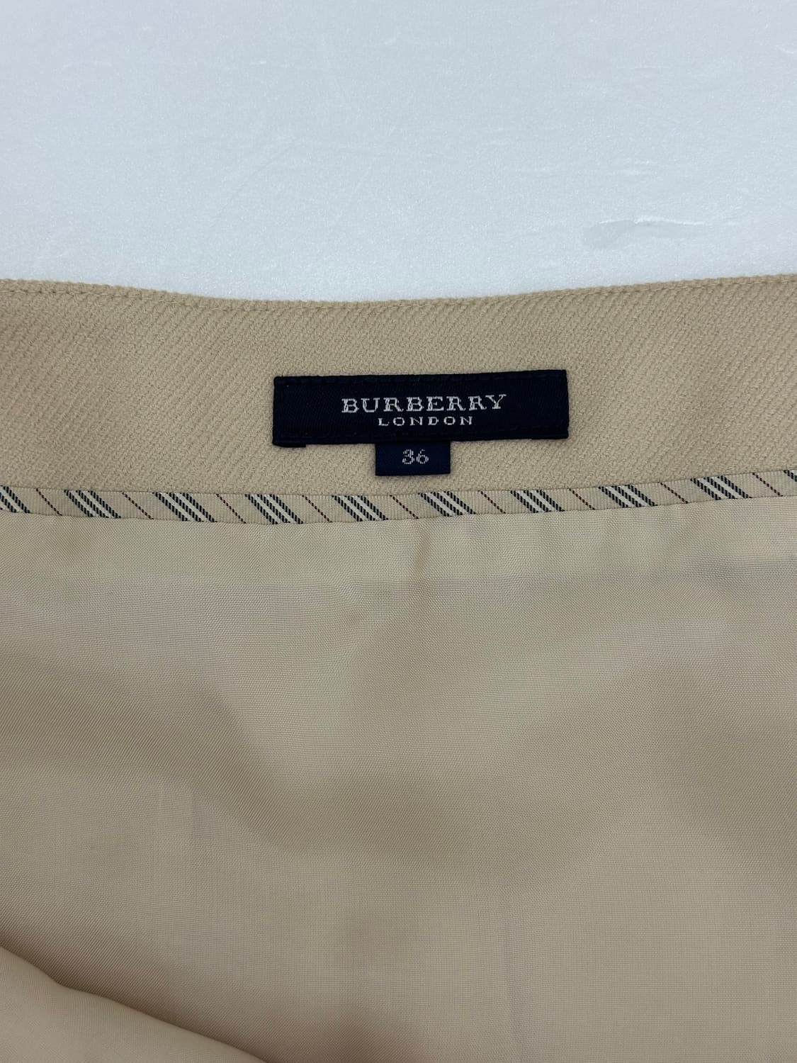 버버리 미디스커트 36 상품이미지4