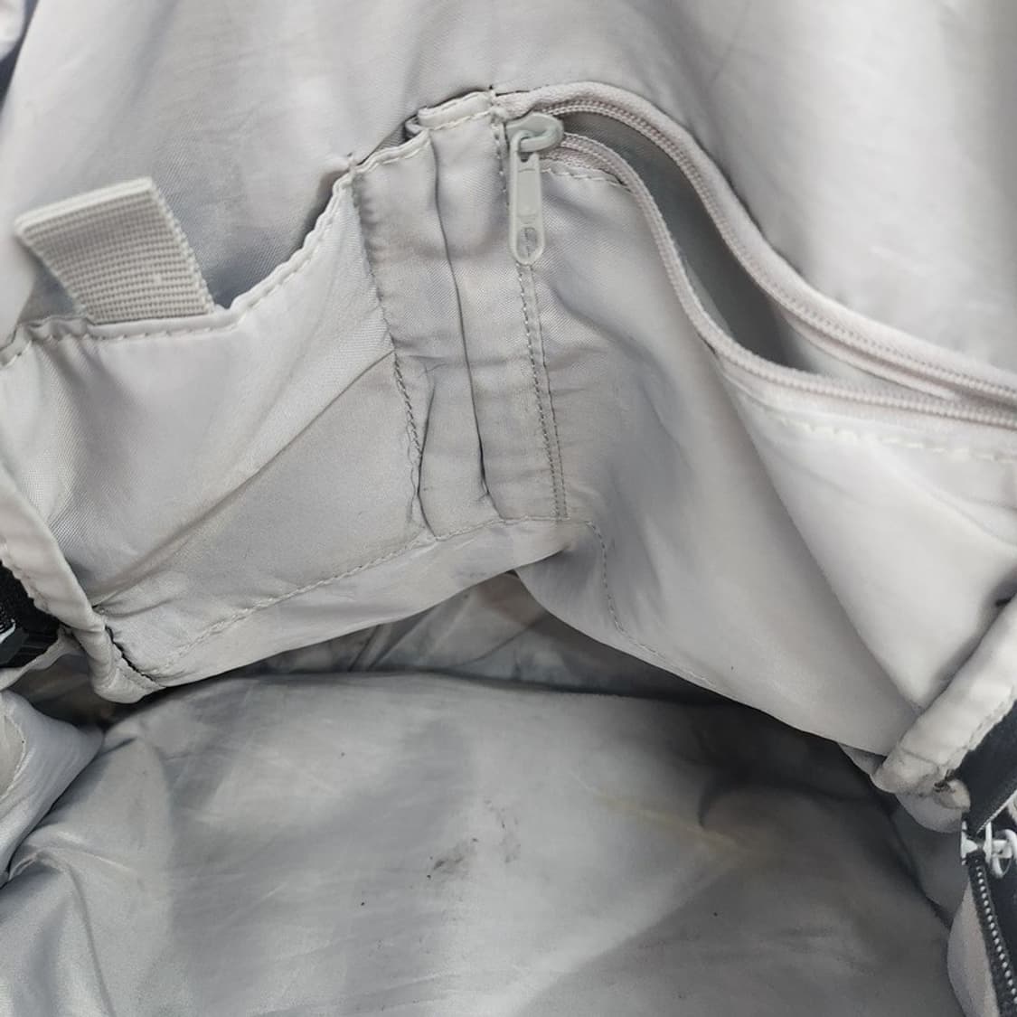 ADIDAS 프리미엄 에센셜 모던 백팩 상품이미지6