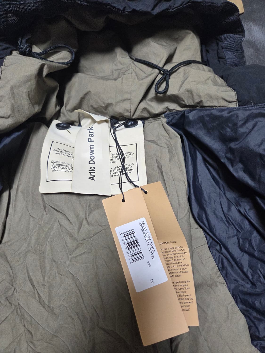 텐씨 아틱다운파카 블랙 50사이즈 판매합니다. 상품이미지2