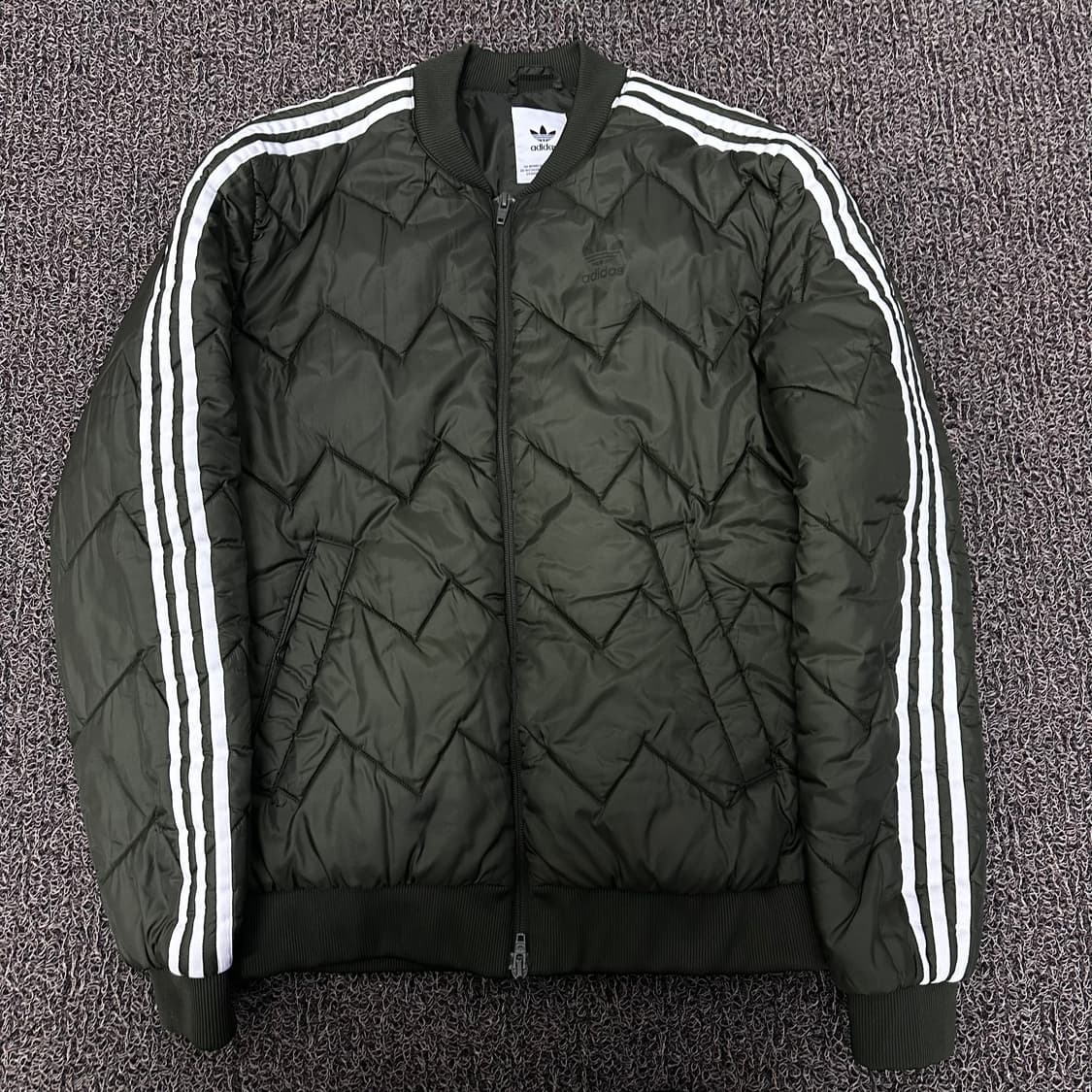 아디다스 퀄팅 패딩 봄버 자켓 카키 M 상품이미지1