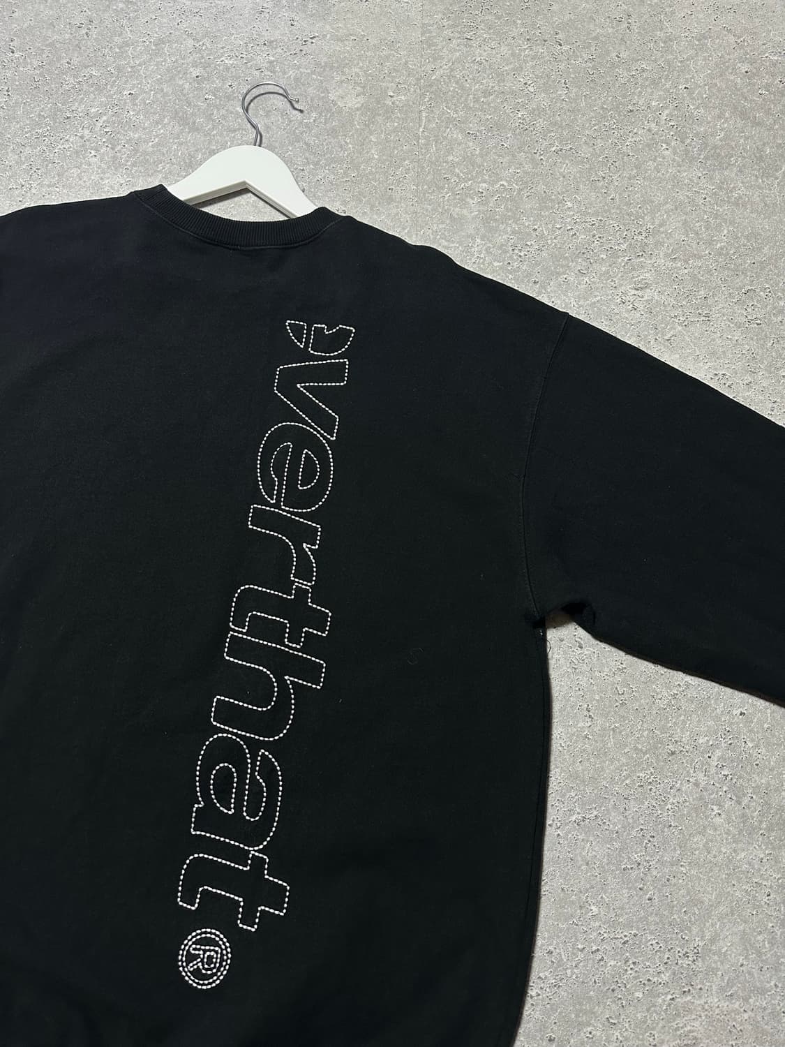 디스이즈네버댓 스펠아웃 블랙 맨투맨 상품이미지4