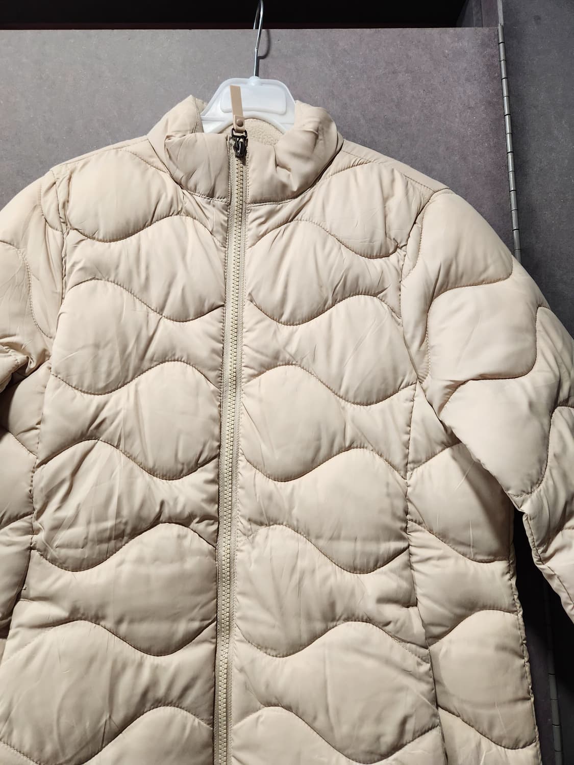 아놀드파마 아이보리 경량패딩 상품이미지3