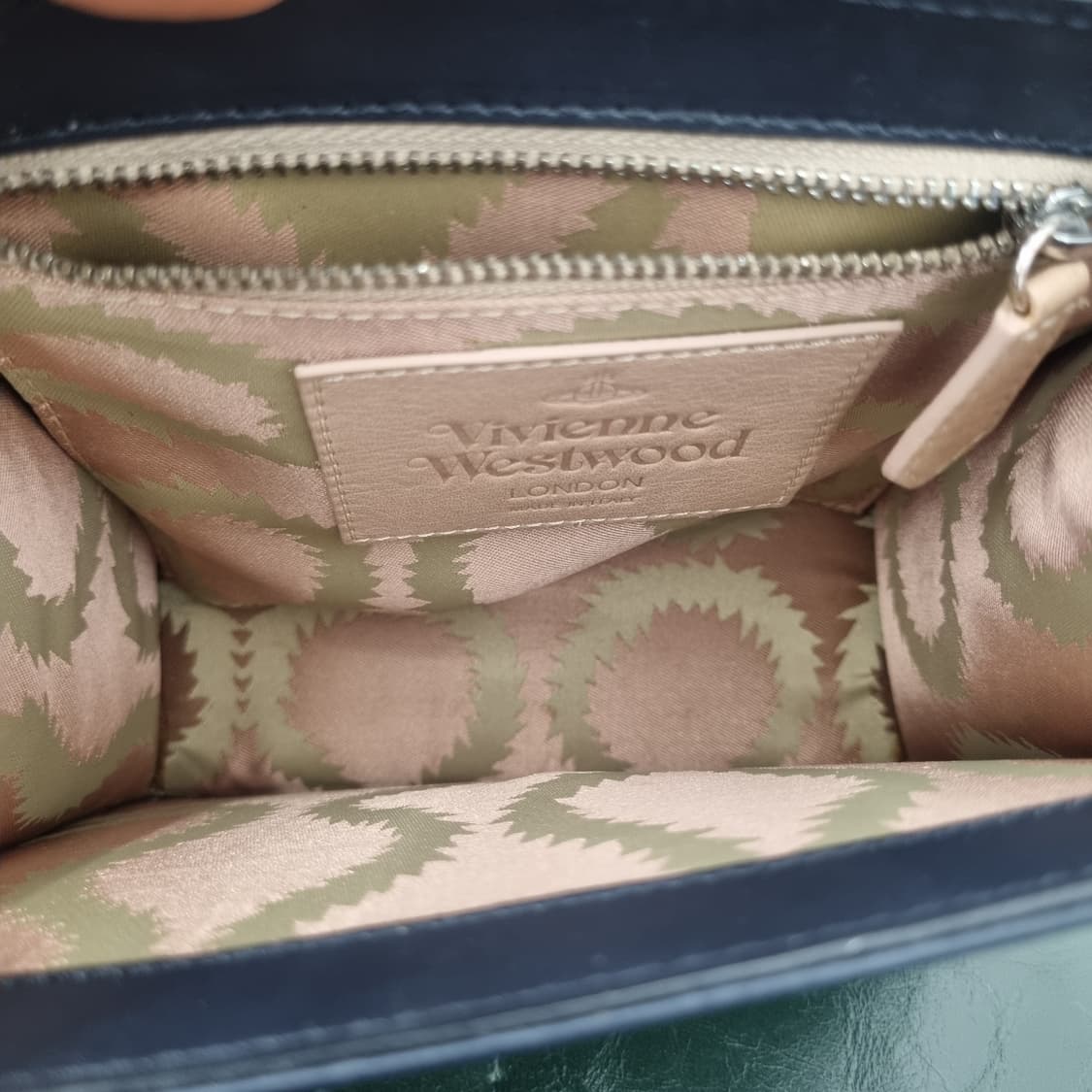 비비안 웨스트우드 힐라리 백팩 상품이미지2