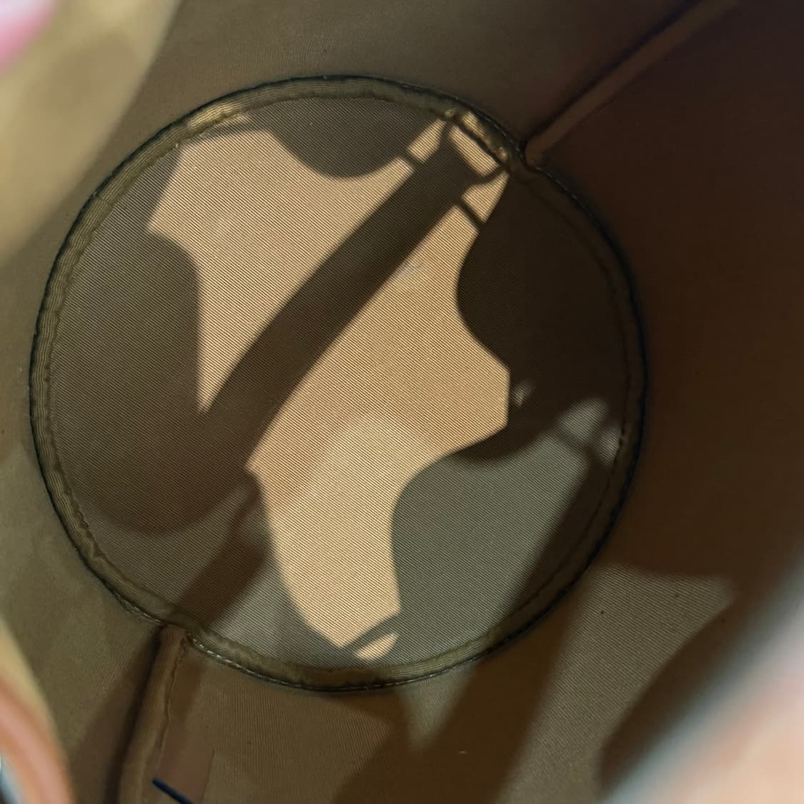 셀린느 트리옹프 틴 클라라백 버킷백 상품이미지7