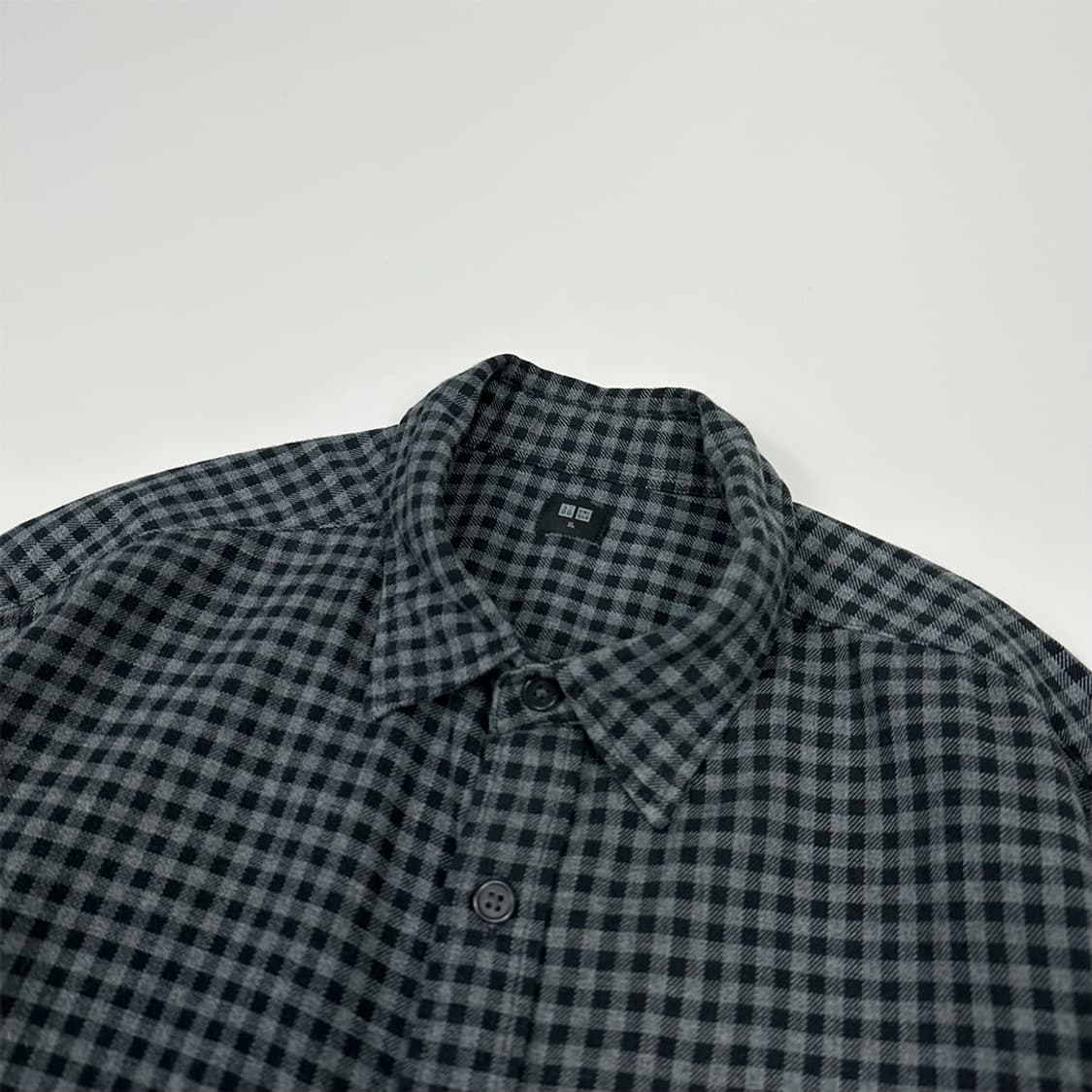 유니클로 차콜 체크 셔츠 상품이미지3