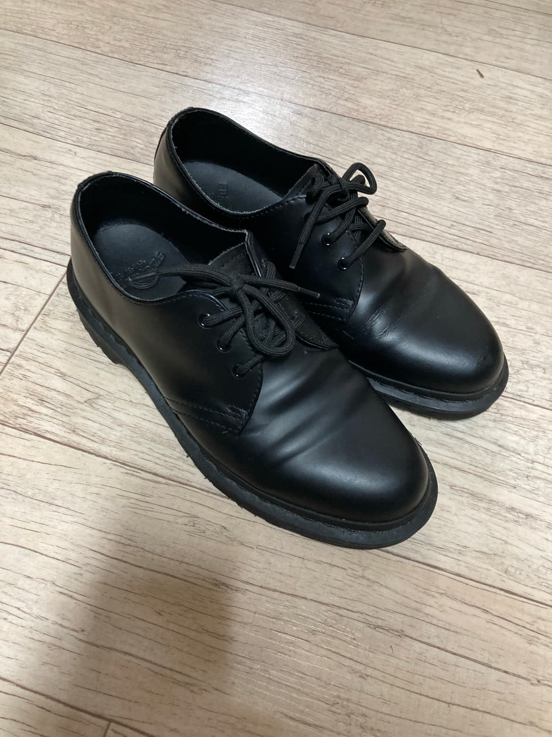 닥터마틴 1461 모노블랙 3홀 260 상품이미지1