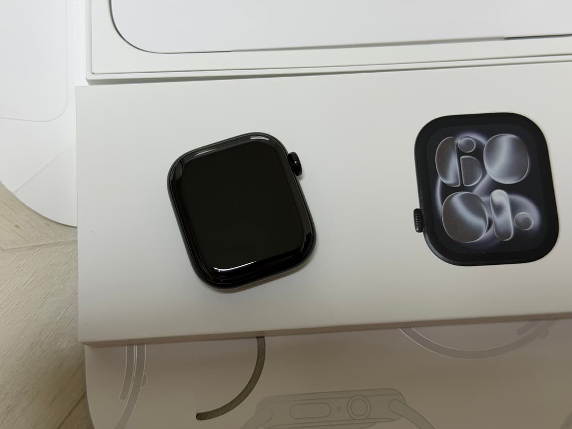 애플워치11 셀룰러 AL 42mm 블랙 스포츠밴드L 상품이미지2