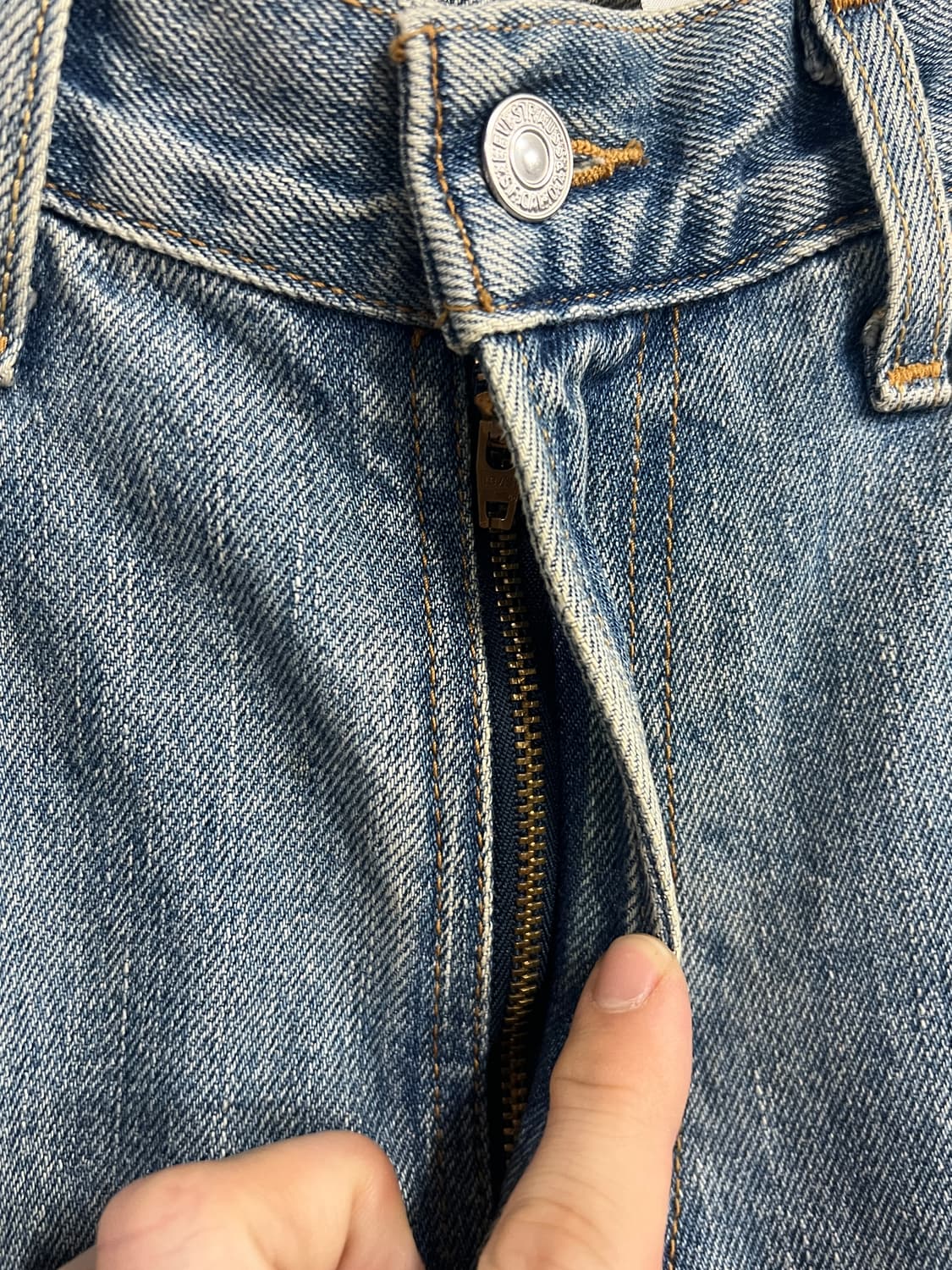 00s Levis 리바이스 505 레귤러핏 연청 데님 팬츠 상품이미지5