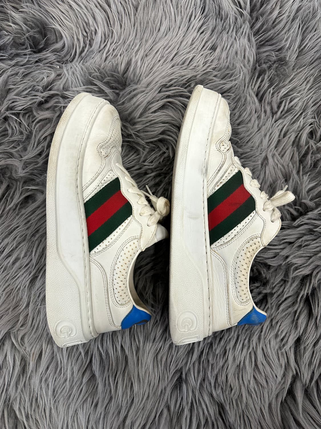 GUCCI 구찌 웹 엠보싱 스니커즈 상품이미지3