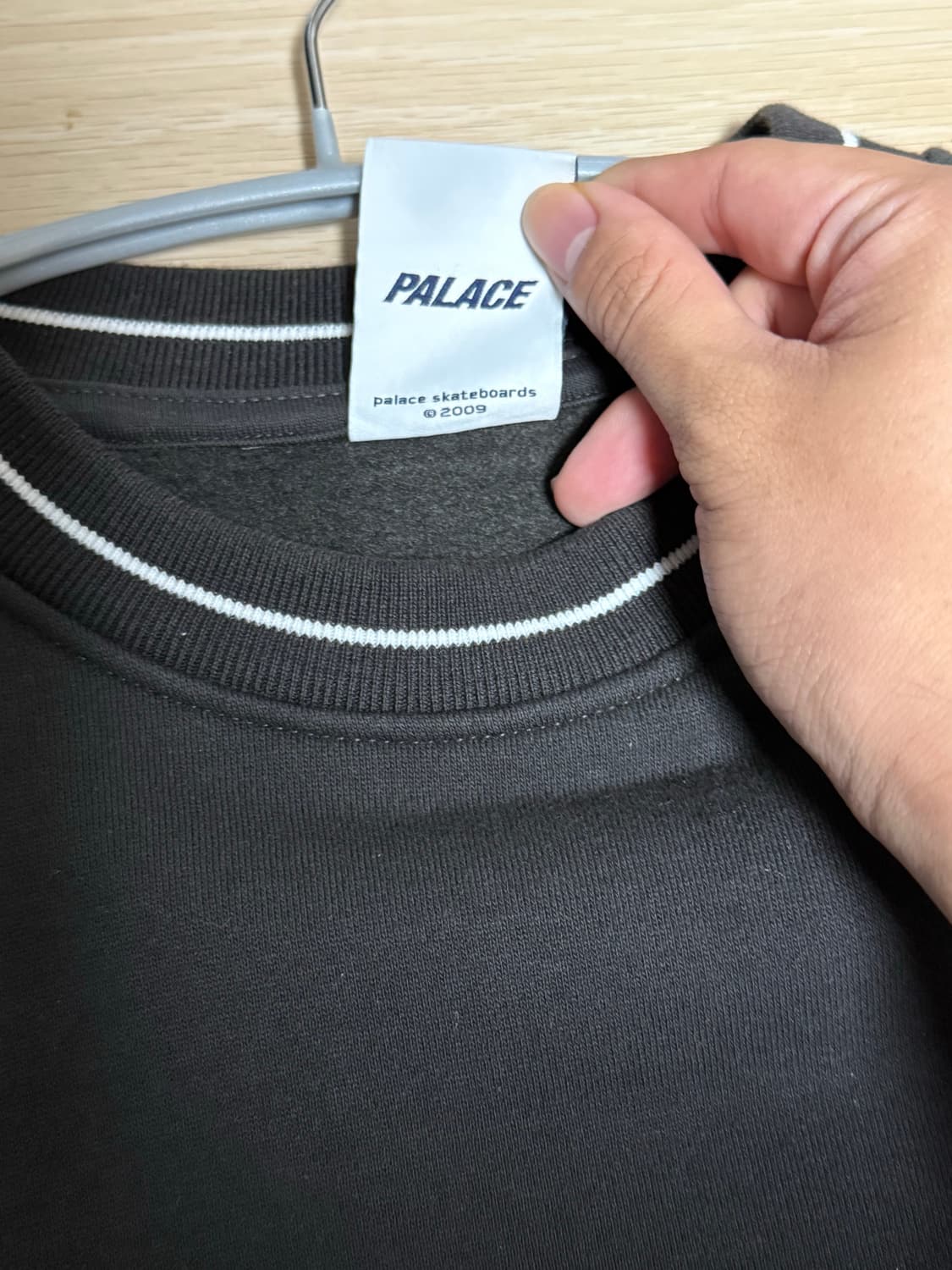 팔라스 24ss 펜팔 크루 블랙 맨투맨 M 상품이미지3