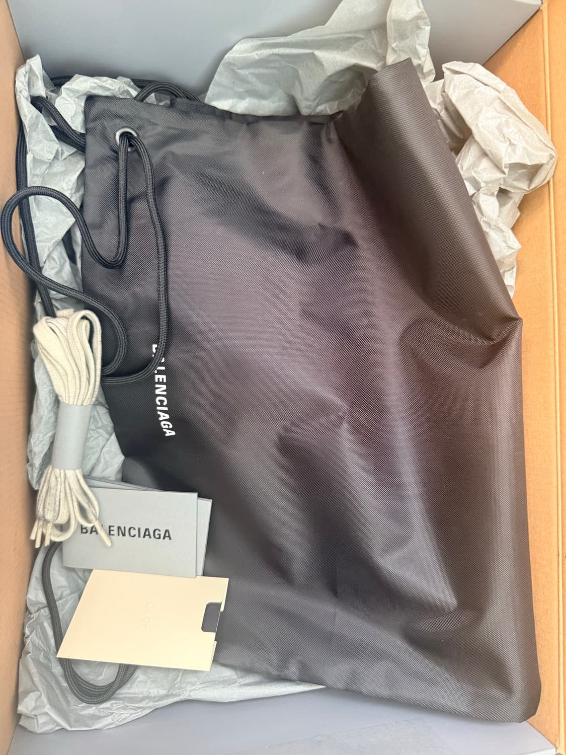 발렌시아가 3xl 에그쉘 41 상품이미지3