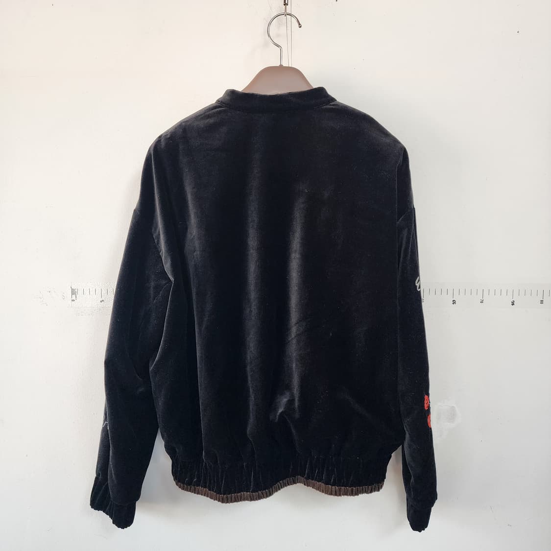 베네통 벨벳 블랙 자수 봄버 상품이미지4