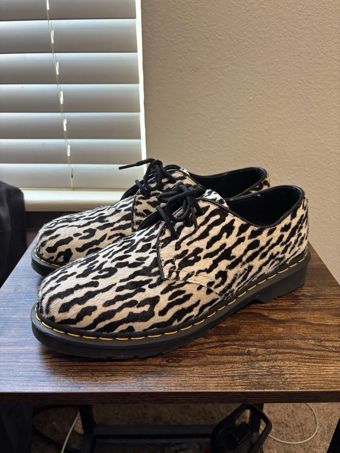 닥터마틴 x 와코 마리아 1461 타이거 카모 헤어 온 블랙 화이트 슈즈 상품이미지1