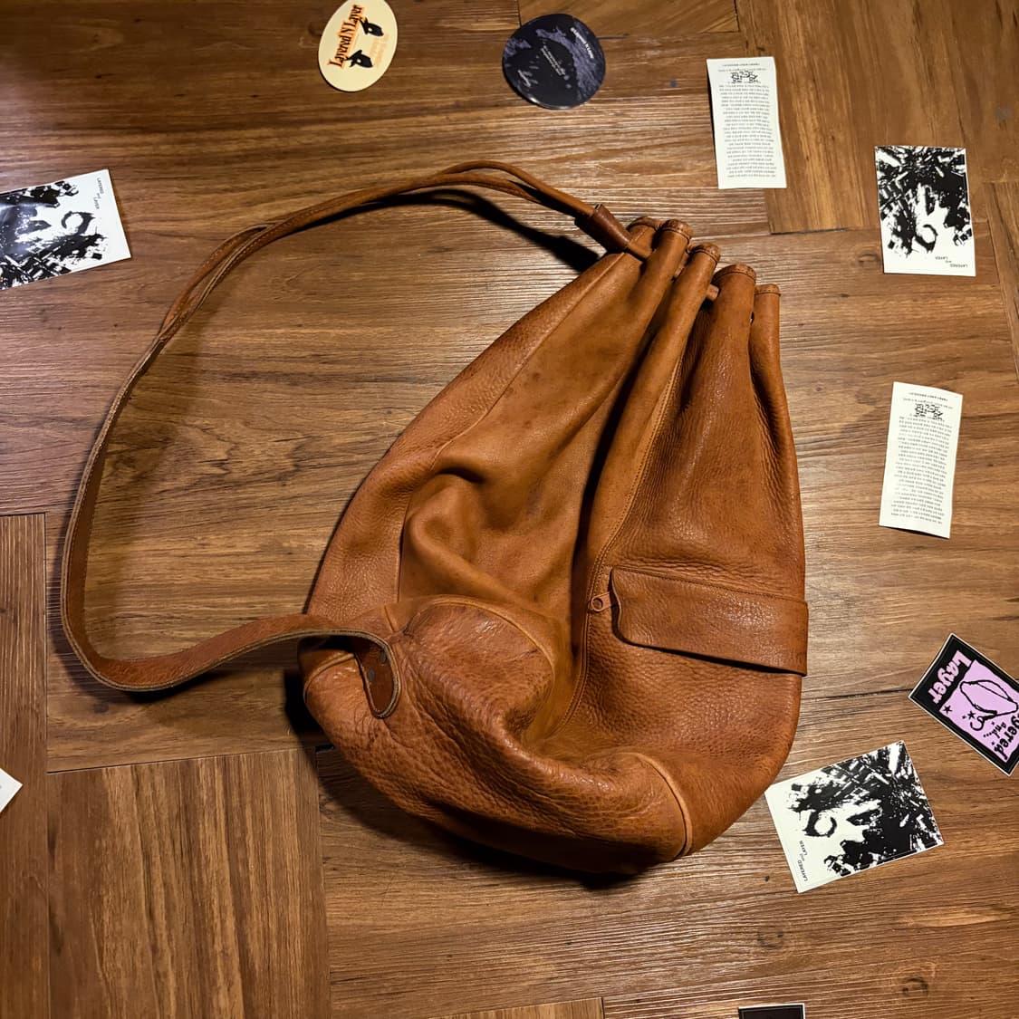 AGED COW LEATHER SLING BAG 상품이미지2