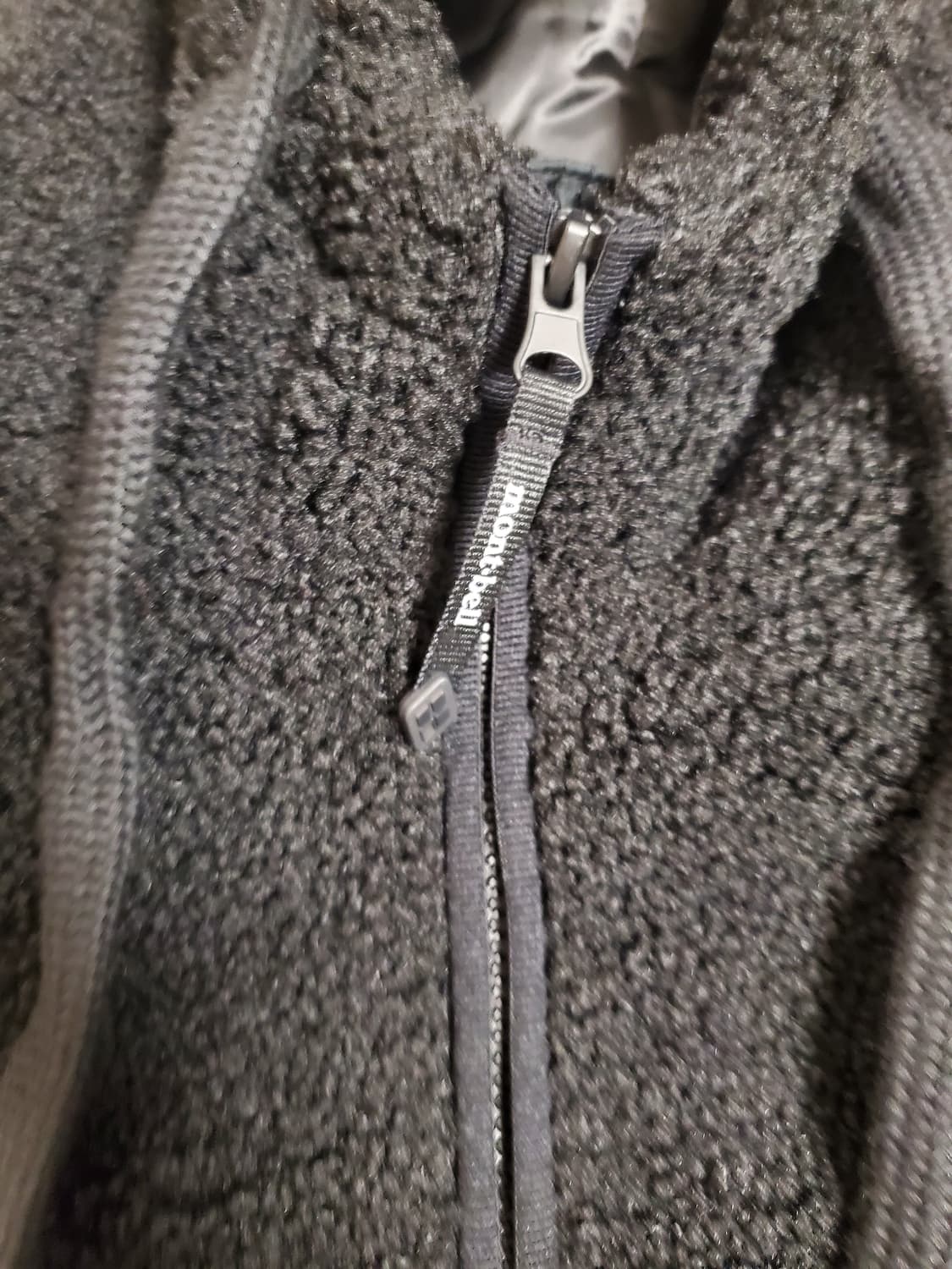 새상품급) 몽벨 남녀공용 블랙 노벨티 플리스자켓 사이즈100 L

사진처 상품이미지7