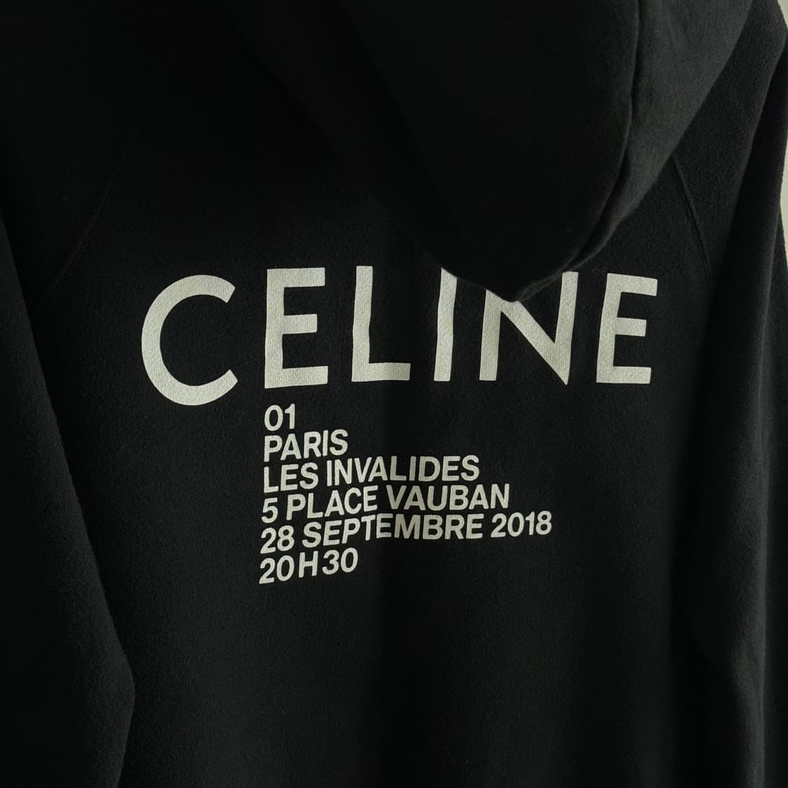 셀린느 레터링 백로고 후드 블랙 여성
S 사이즈 
드라이 완료 
 상품이미지6