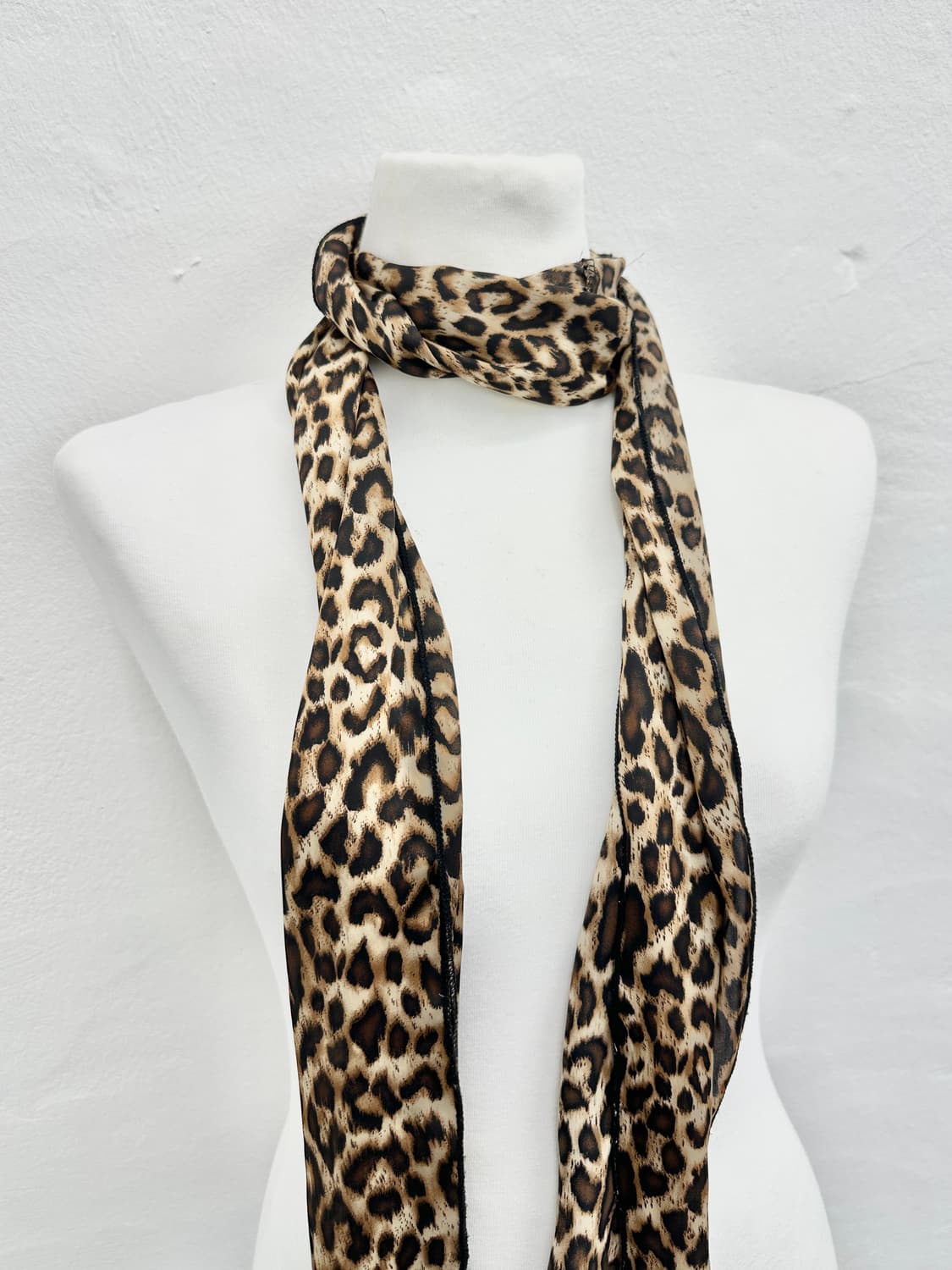 Vintage leopard patterned scarf  상품이미지1