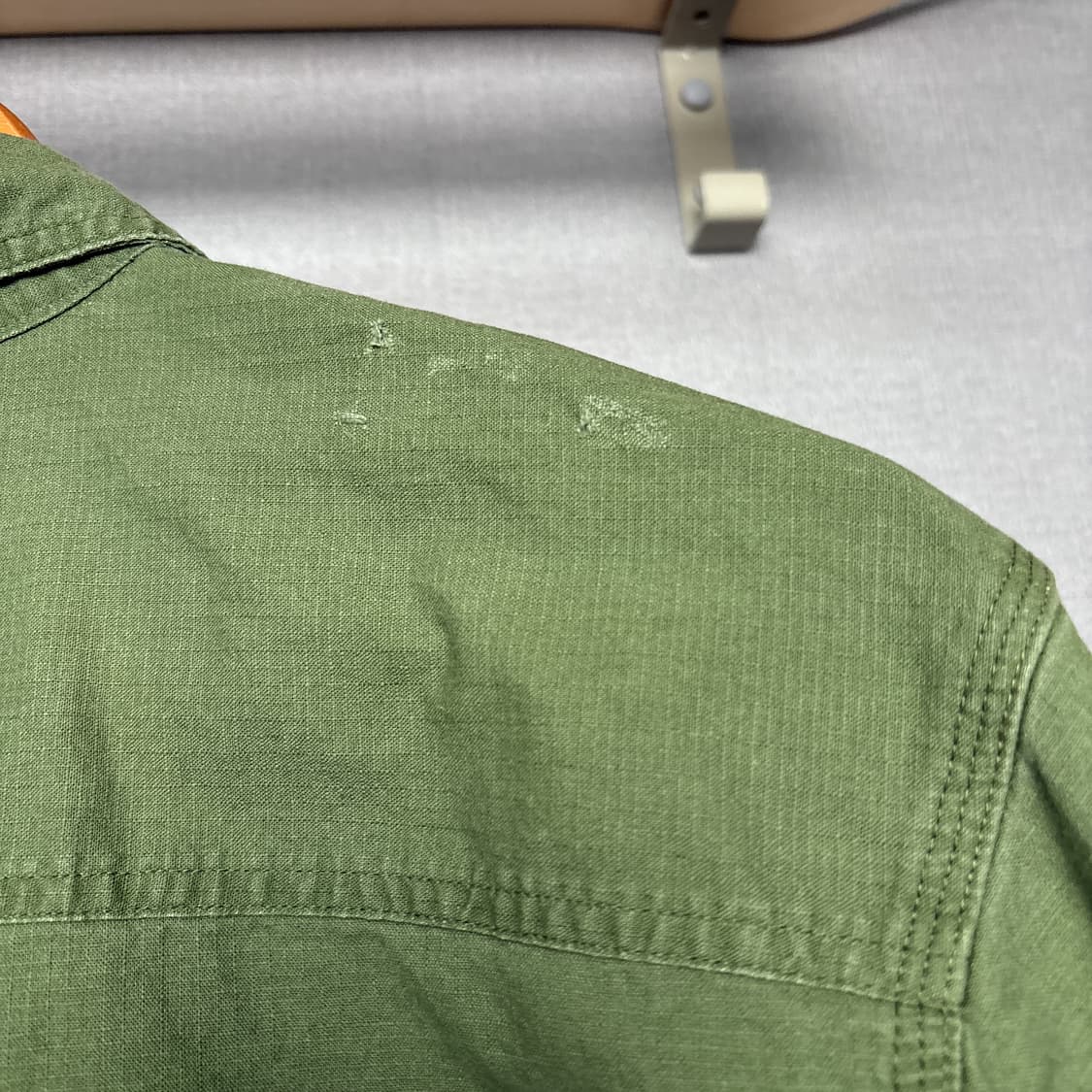 칼하트 카키셔츠 상품이미지4