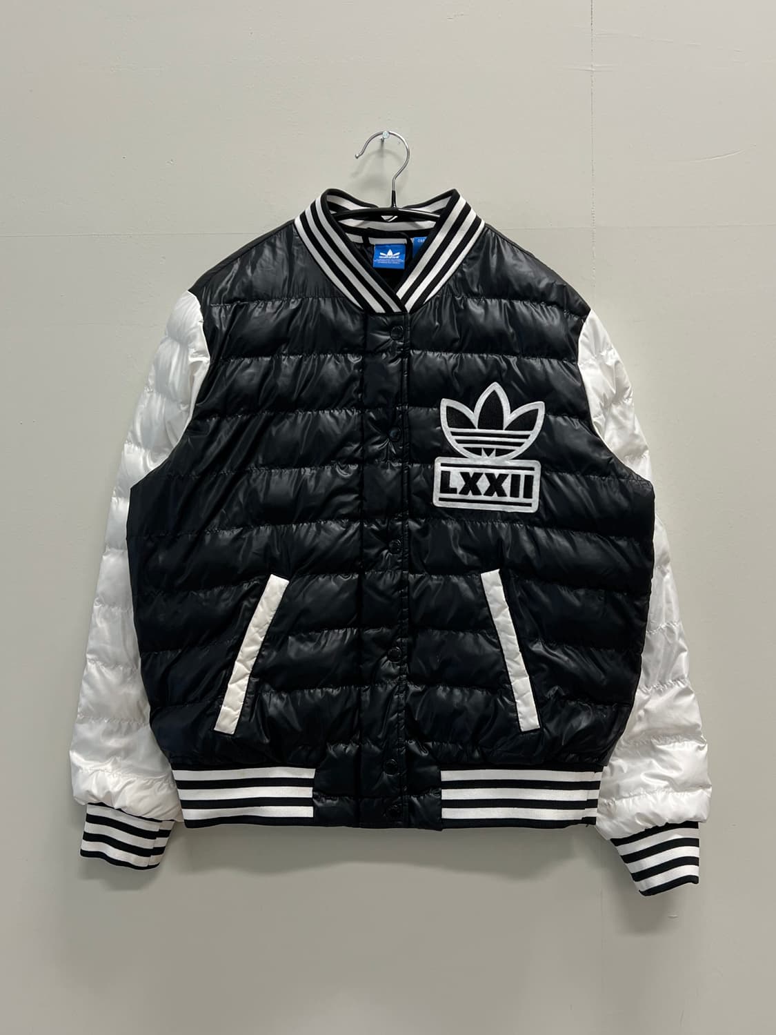 아디다스 빅트레포일 우먼스 바시티 패딩 자켓 상품이미지2