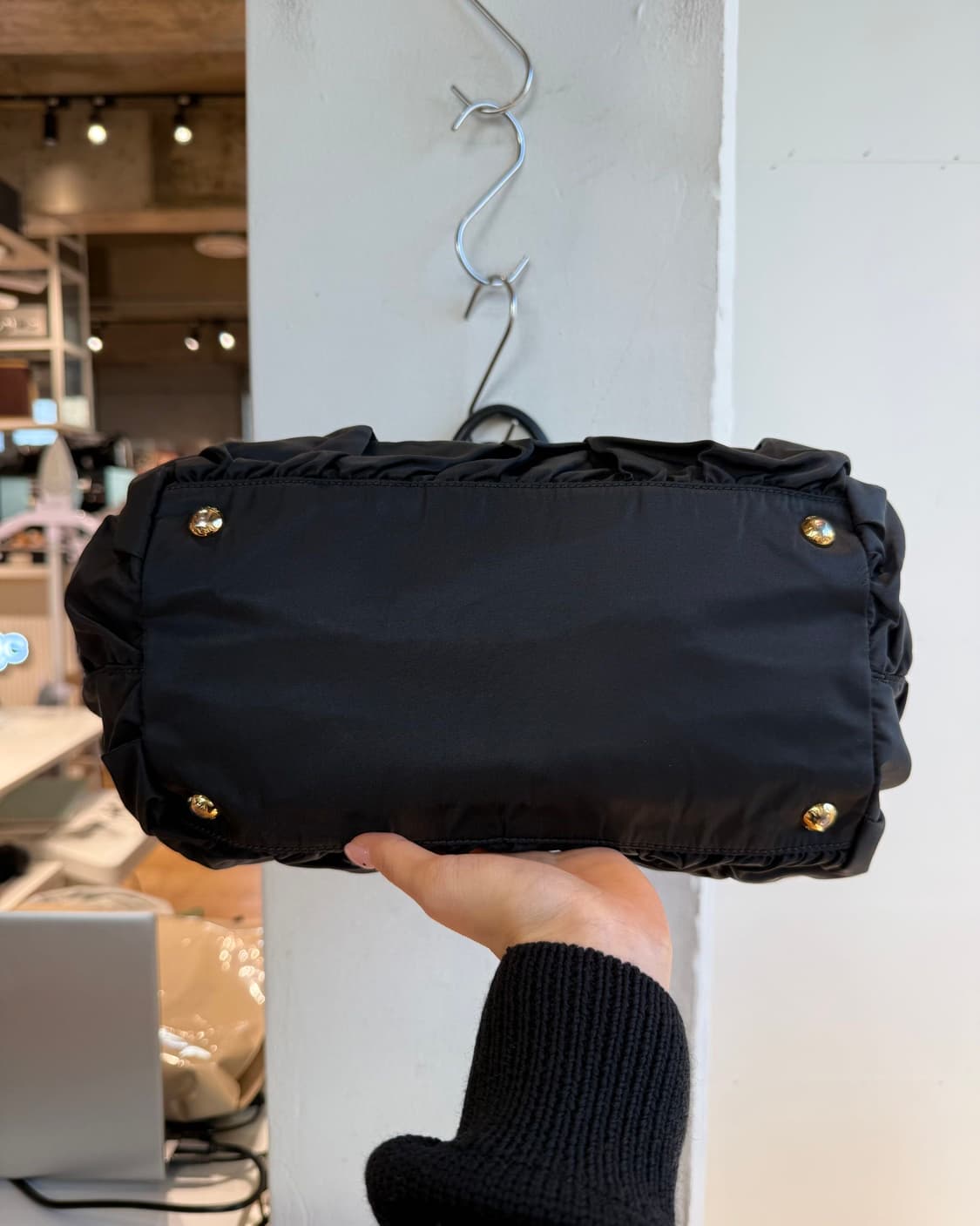 프라다 블랙 테수토 나일론 보우백 상품이미지6