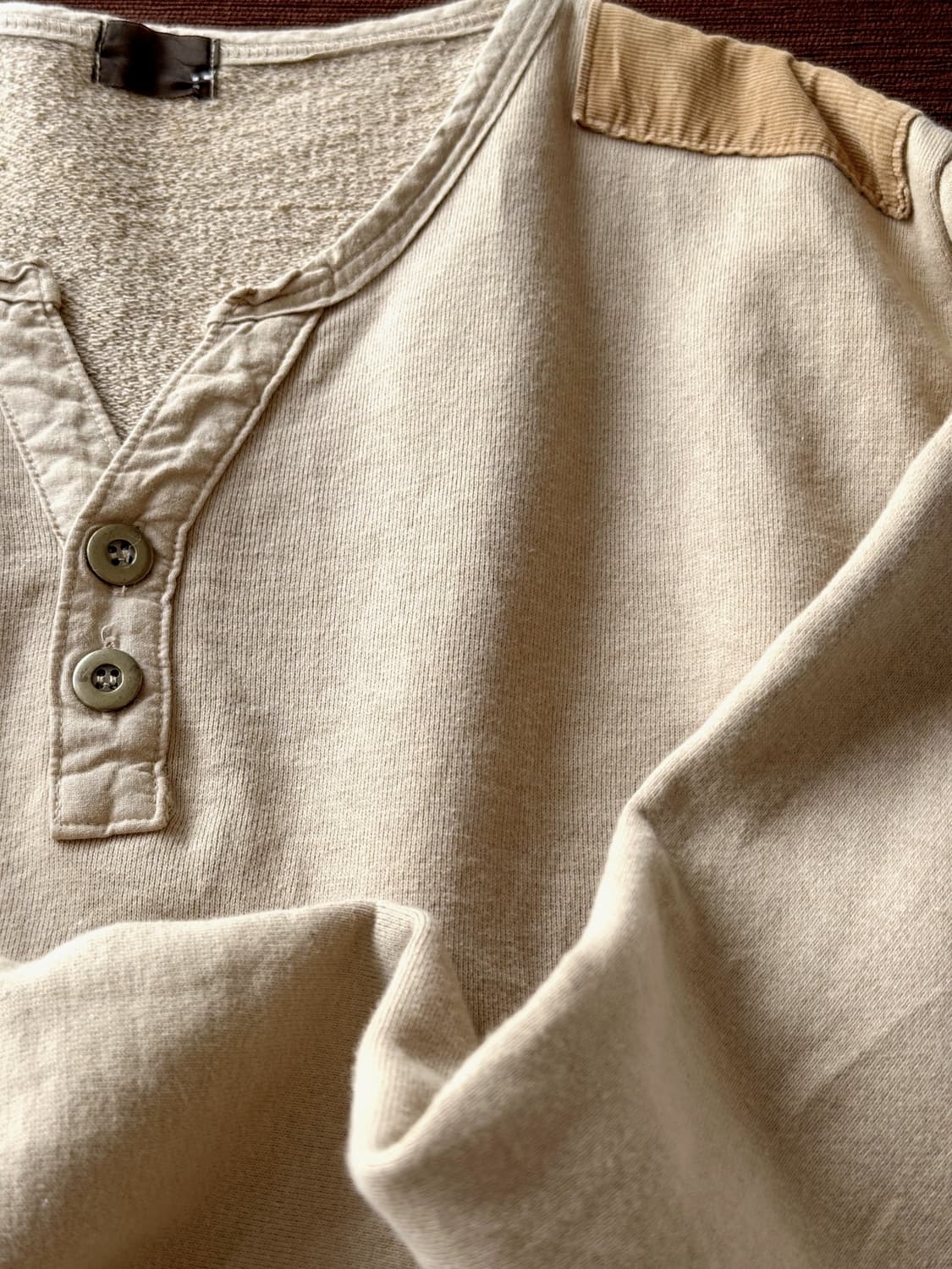 Natural fabric design neck L/S top 상품이미지2