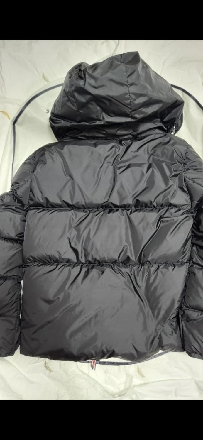몽클레어 몽클라 2사이즈 패딩 상태 S급 상품이미지9