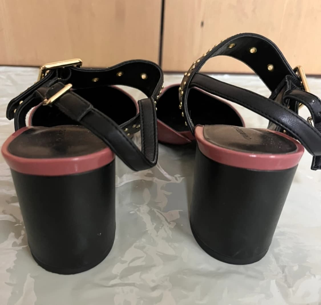 CHARLES & KEITH 스터드 핑크 슬링백 펌프스 힐 39 상품이미지2