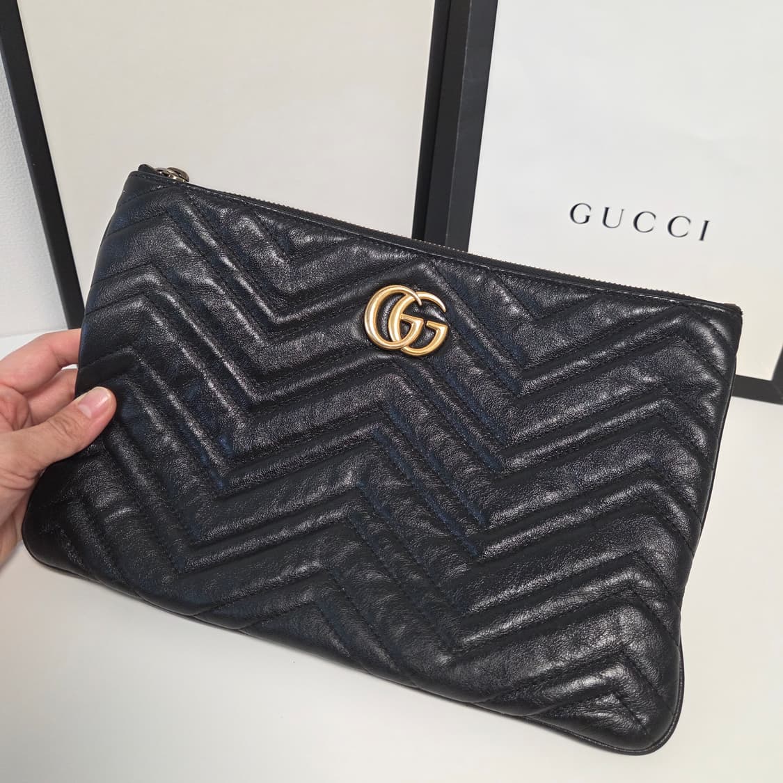 GUCCI 구찌 정품 마몽 클러치백 블랙 금장 쉐브론 레더파우치 상품이미지8