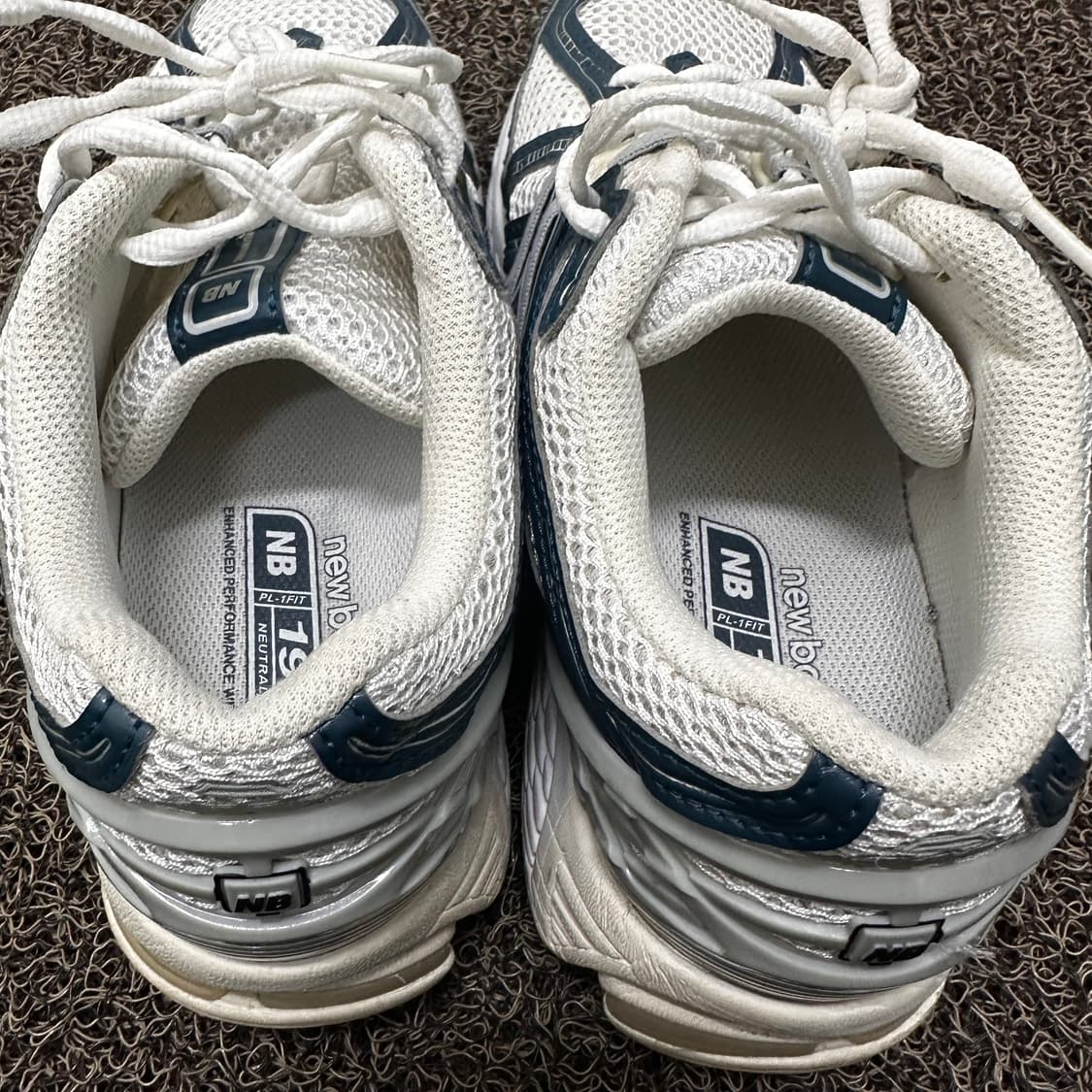 뉴발란스 1906R 운동화 265사이즈 상품이미지4