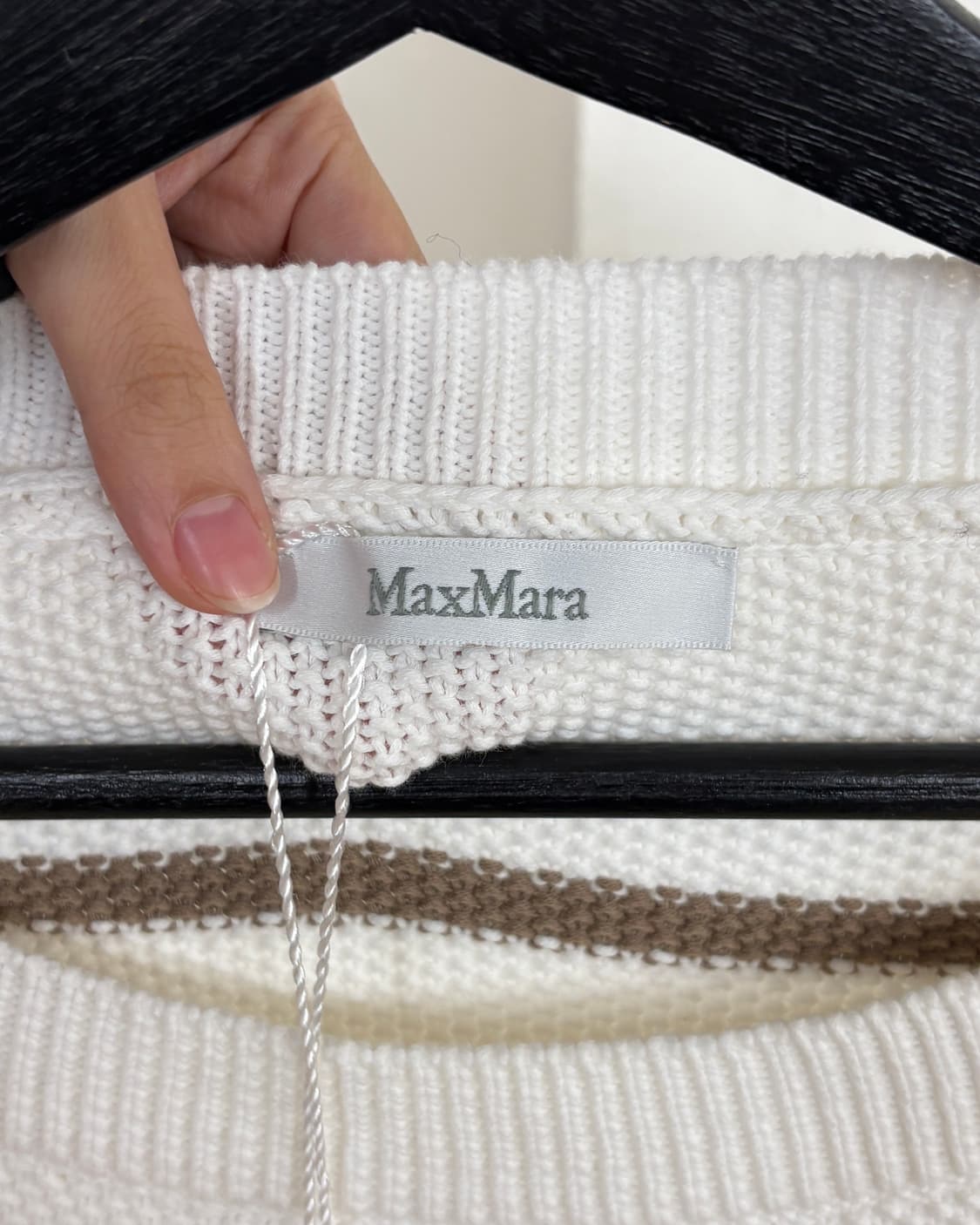 막스마라 화이트 브라운 스트라이프 숄더버튼 니트 상품이미지7