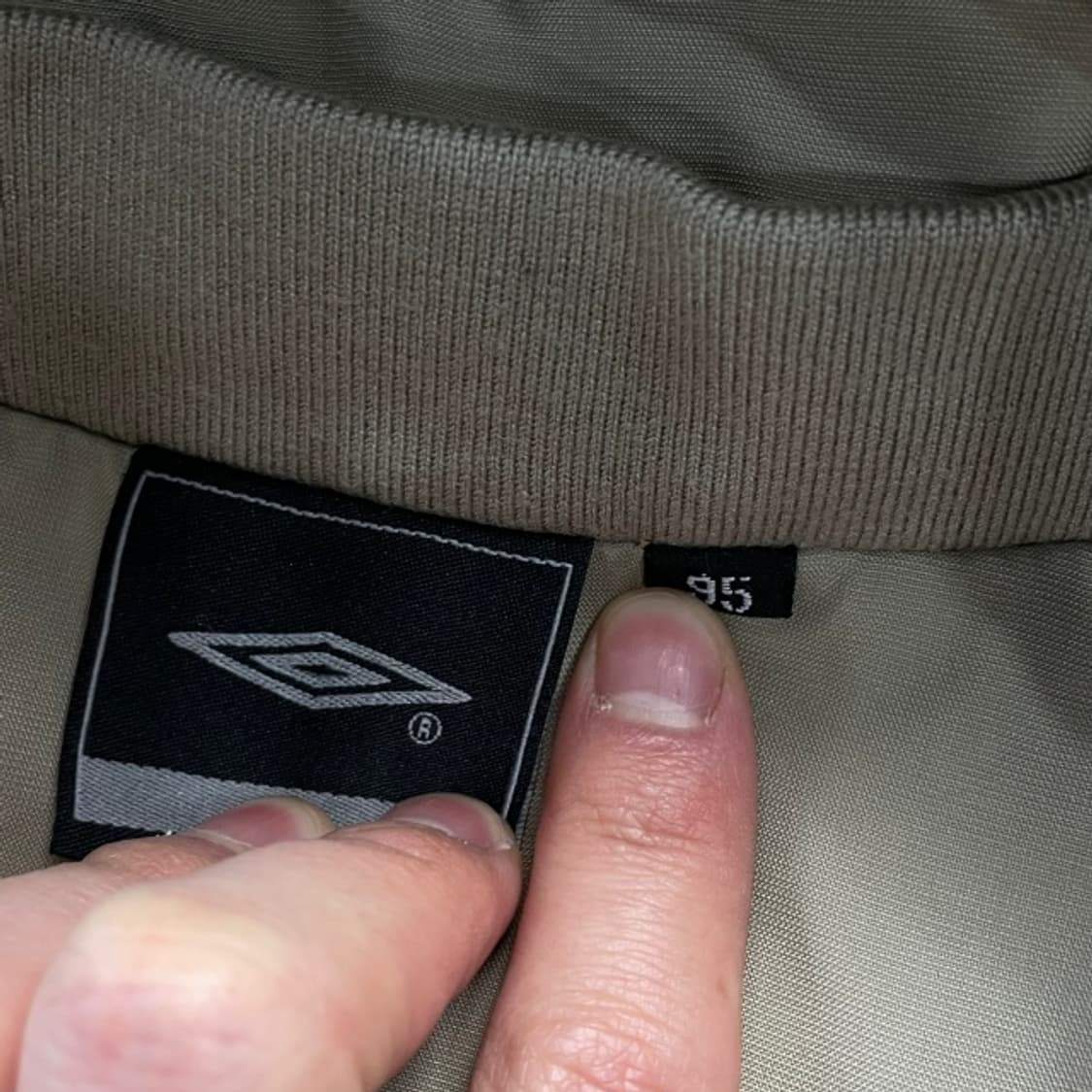 100 엄브로 라쿤 패딩 상품이미지3