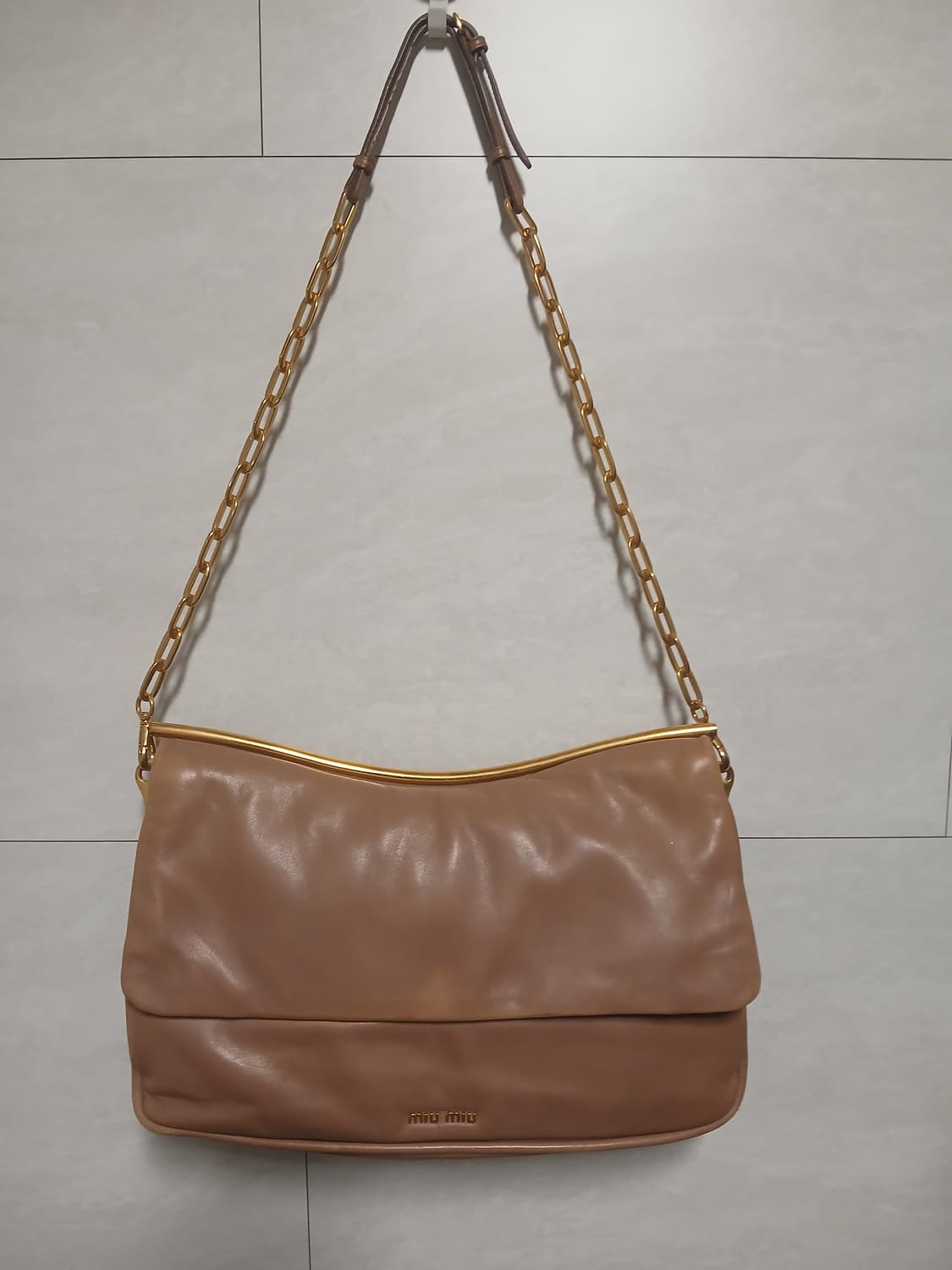 미우미우 체인 숄더백 상품이미지2