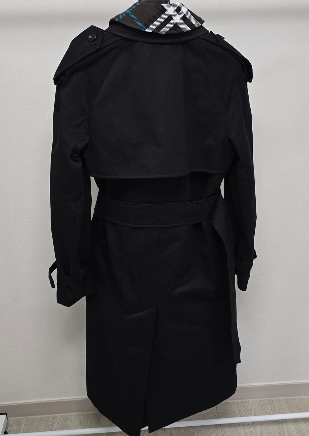 24fw 버버리 여성 체크 카라 트렌치 코트 36사이즈 판매 상품이미지6