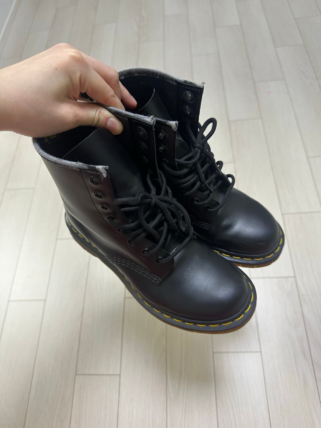 닥터마틴 1460 스무스 블랙 8홀 부츠 상품이미지2