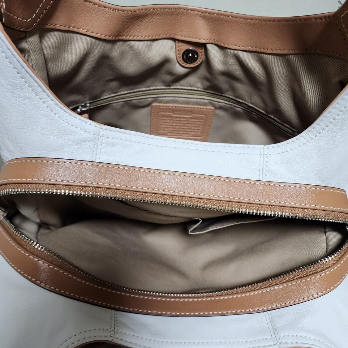 상태굿) 코치 소호 린 레더 호보백 상품이미지5