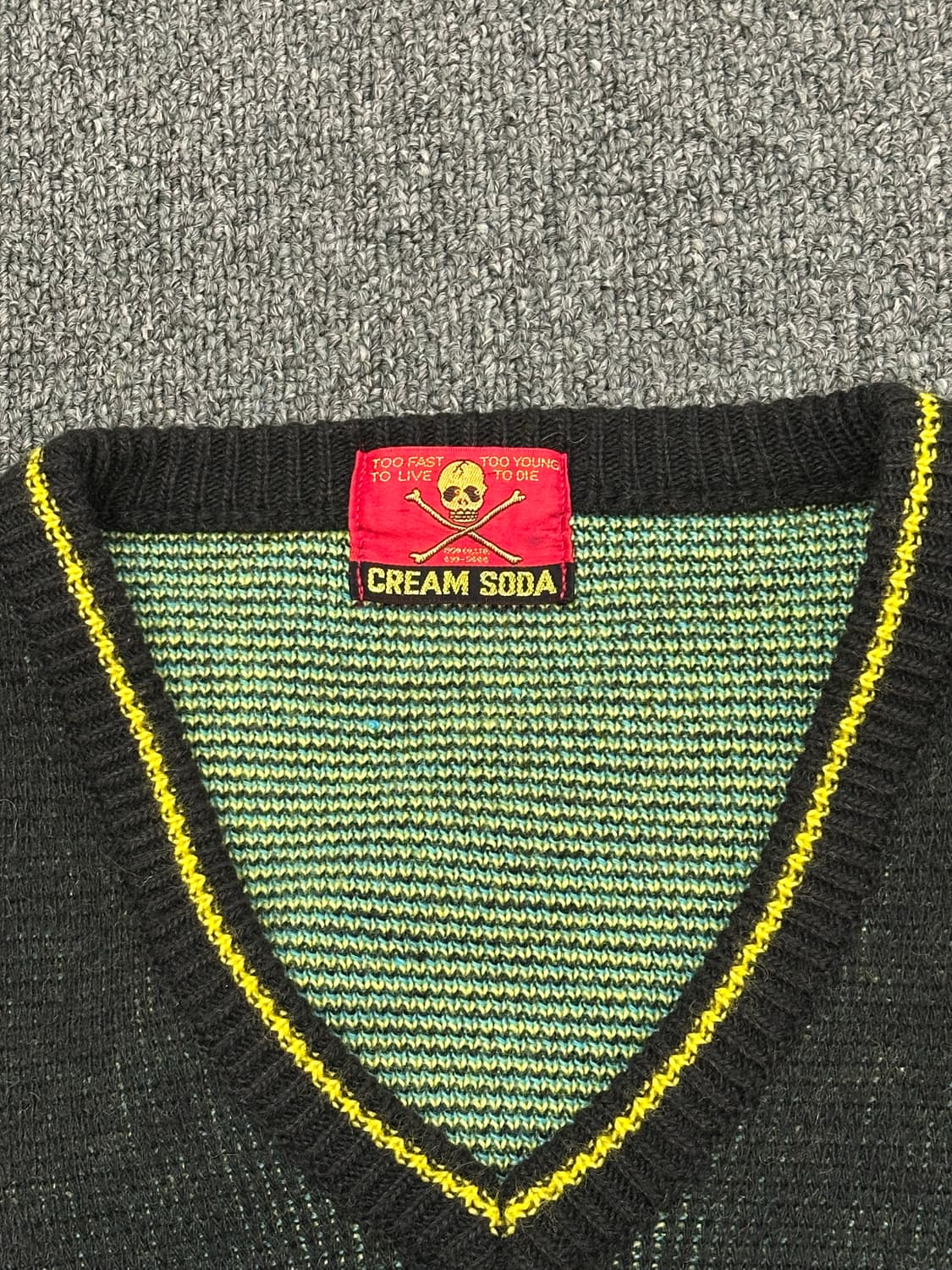 OS)Cream Soda 80s 빈티지 Timmy 브이넥 스웨터 상품이미지6