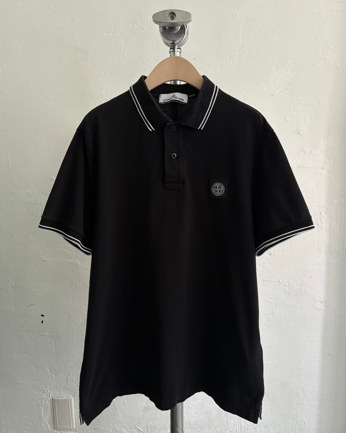 Stone Island 스톤아일랜드 블랙 로고 카라티 상품이미지1