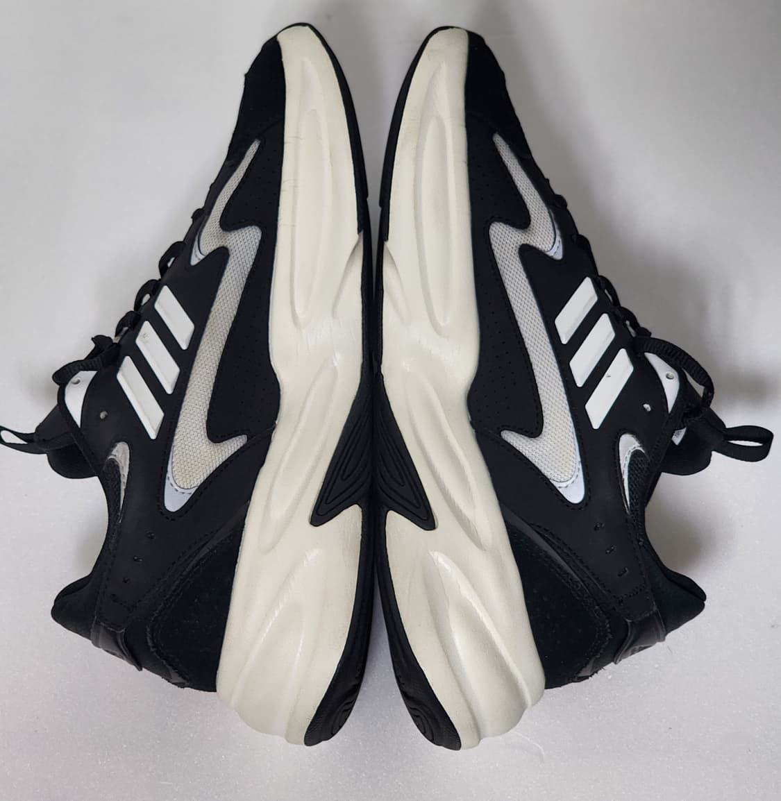 아디다스 오즈웨이브 블랙화이트 ID3573 245mm 상태최상 상품이미지3