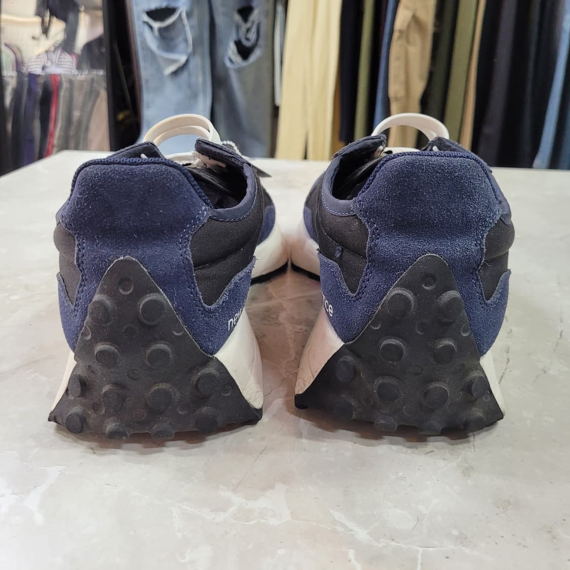 뉴발란스 327 네이비/옐로우 스니커즈 상품이미지4