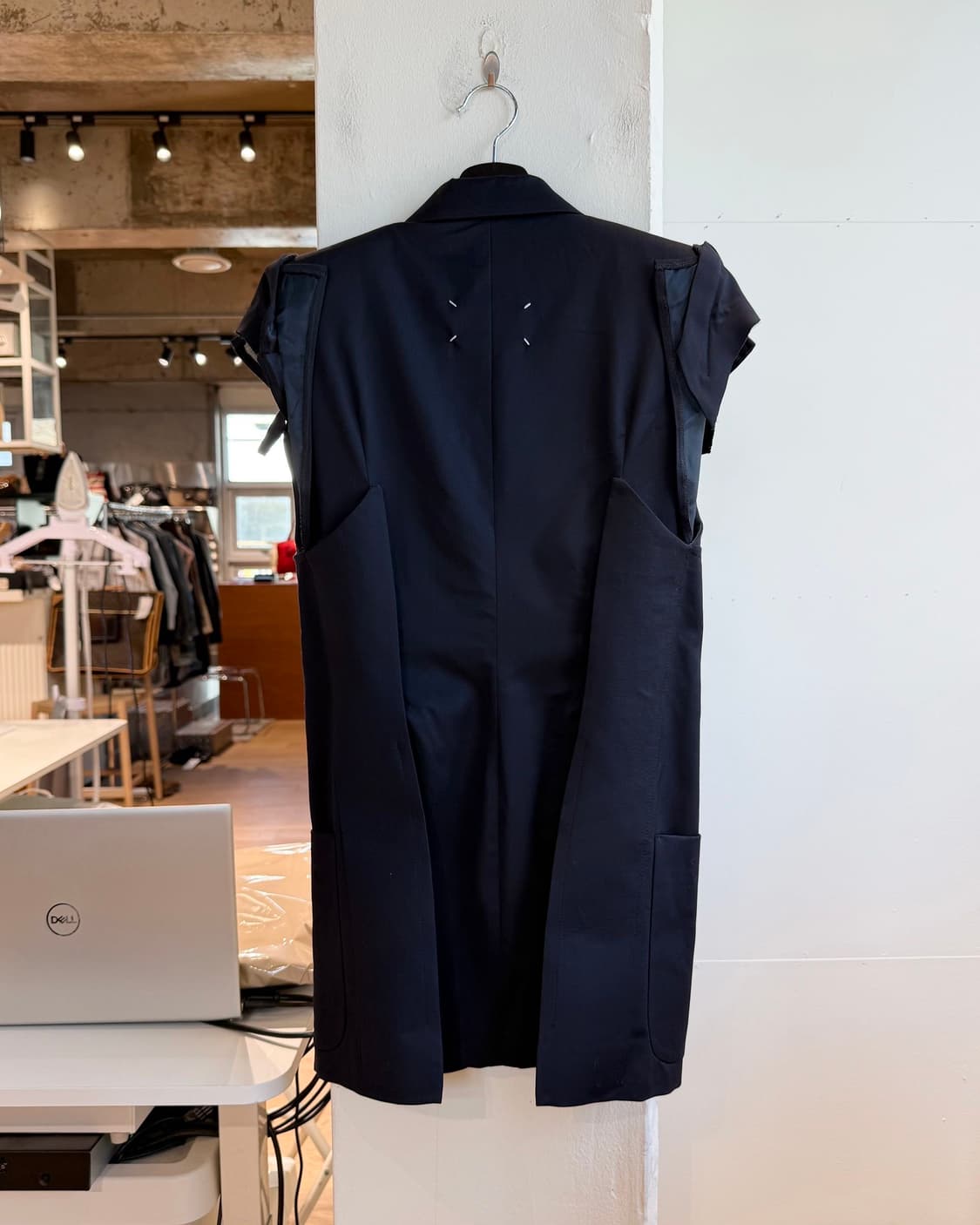 메종 마르지엘라 네이비 로우컷 슬리브리스 블레이저 자켓  상품이미지7